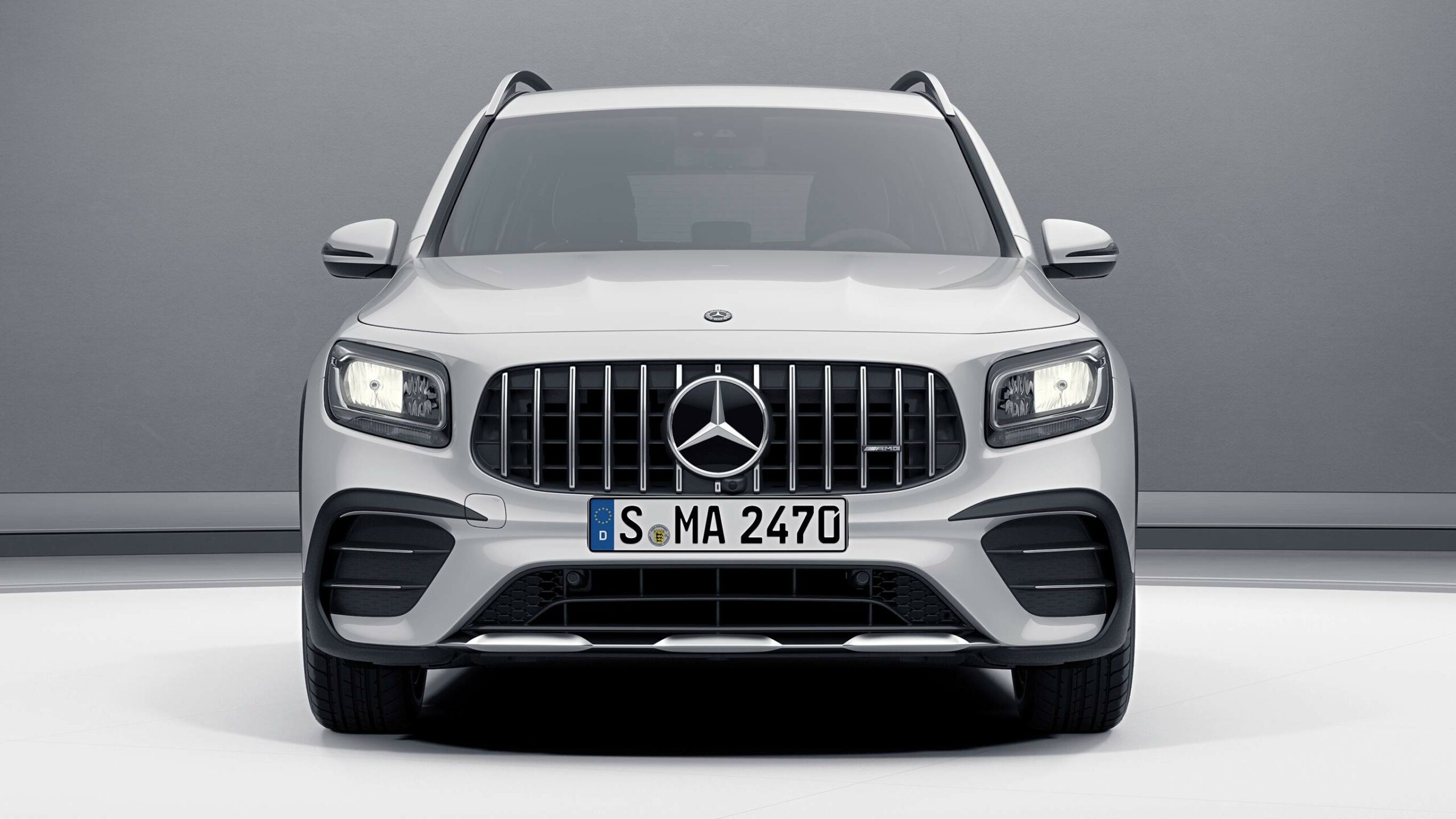 CAR-Avenue-Mercedes-AMG-GLB-SUV-02