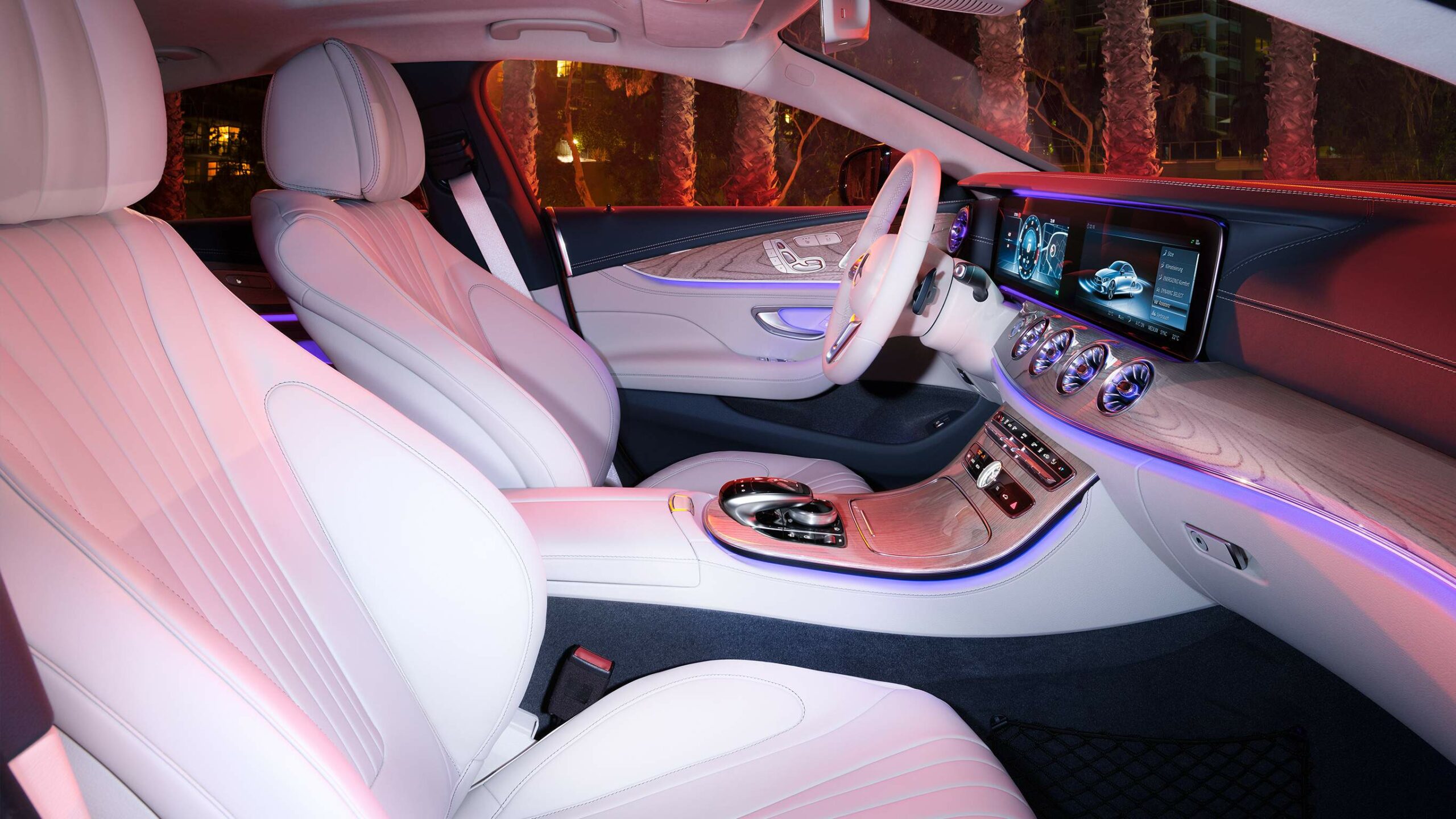 CAR-Avenue-Mercedes-Benz-CLS-Coupe-02