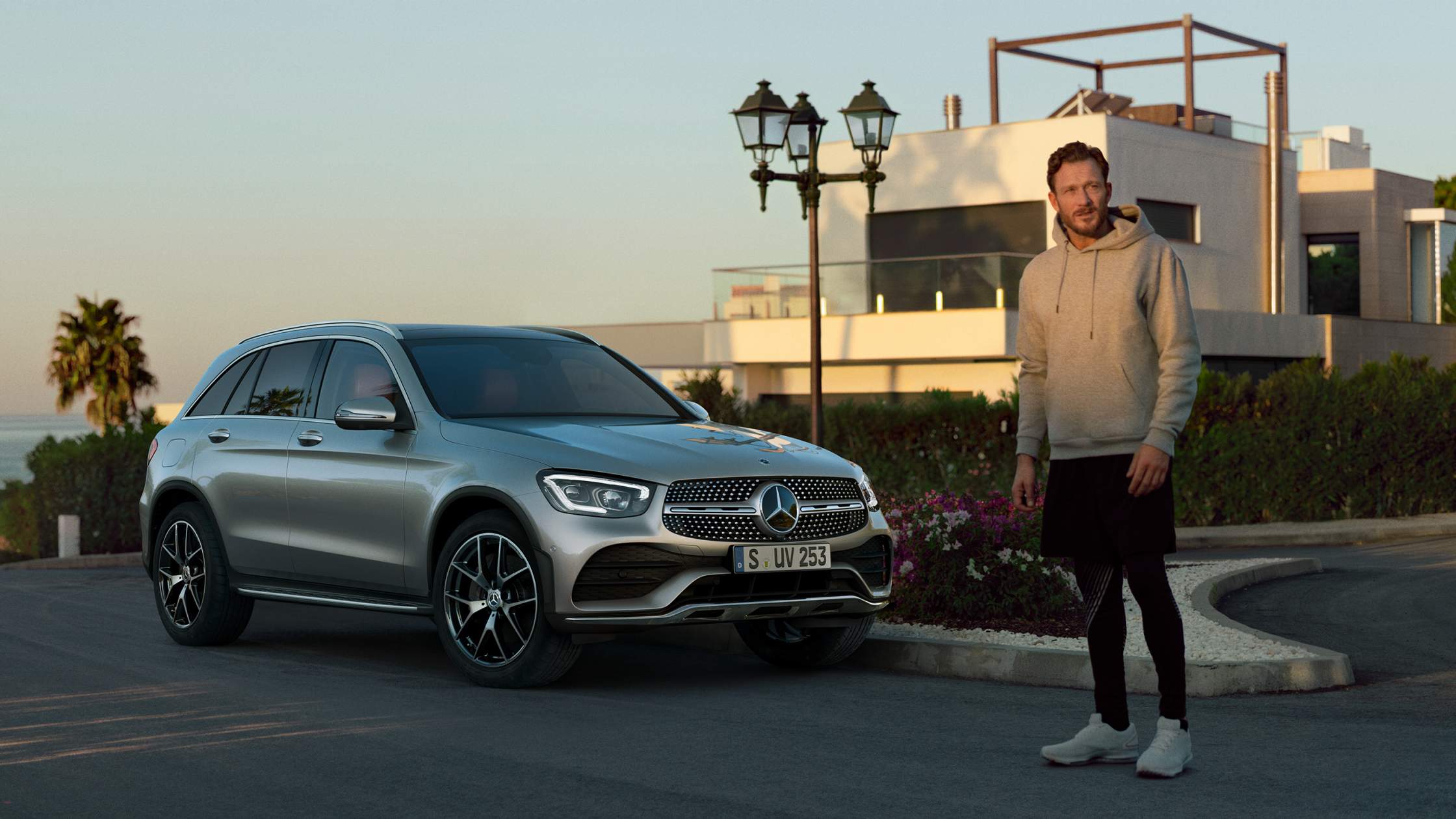 CAR-Avenue-Mercedes-Benz-GLC-SUV-02
