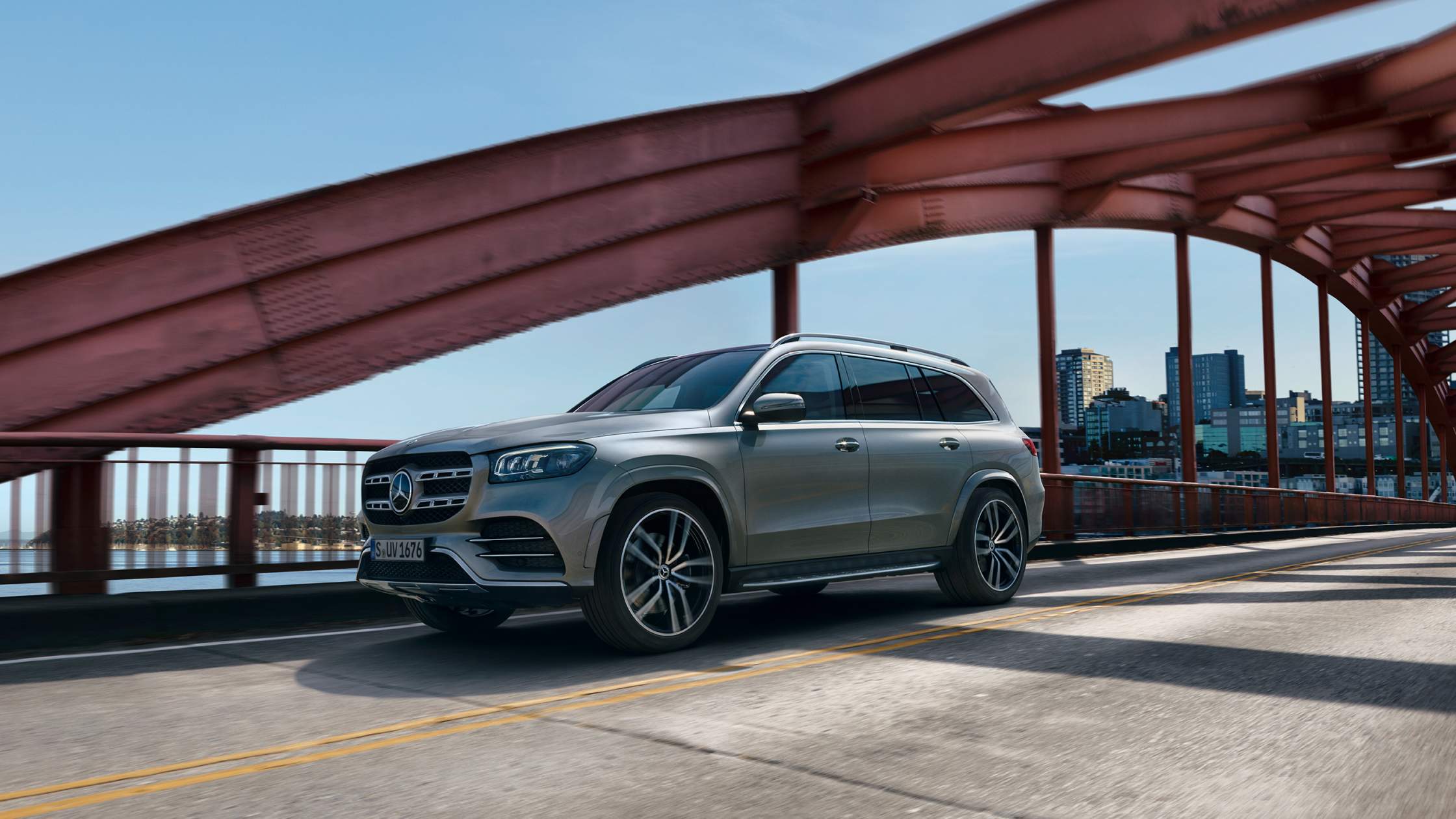 CAR-Avenue-Mercedes-Benz-GLS-SUV-01