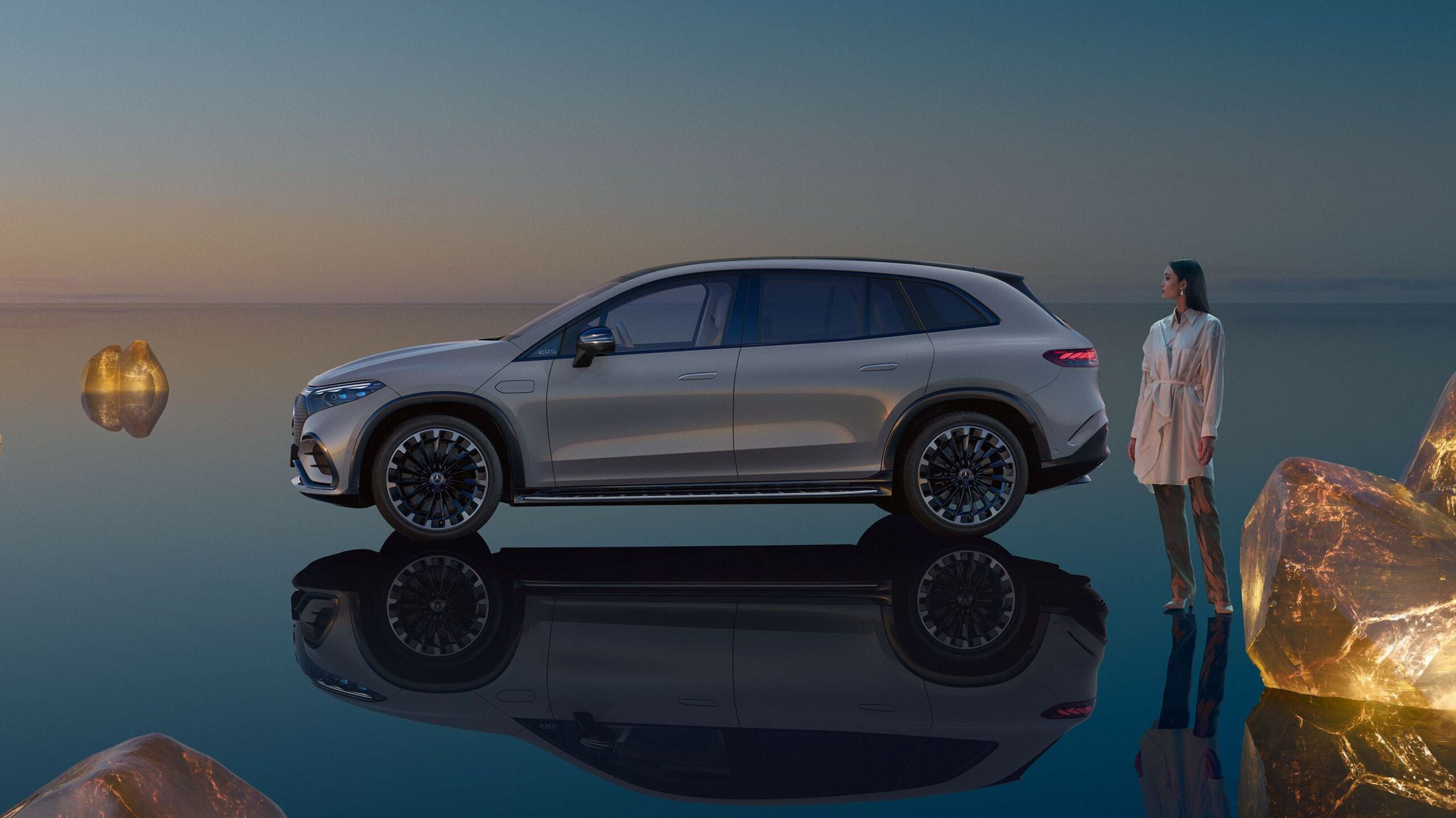 Mercedes-EQS-SUV-05