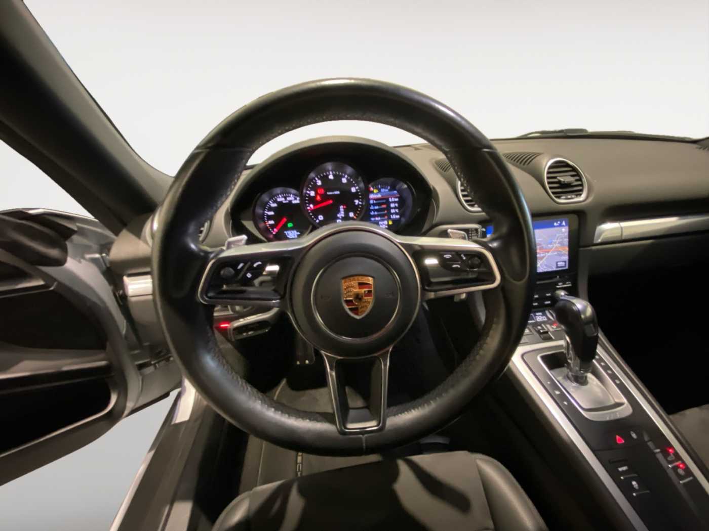 xxl_kfz110300278_wp0zz298zhk260360_11_steering-wheel-driver.jpg