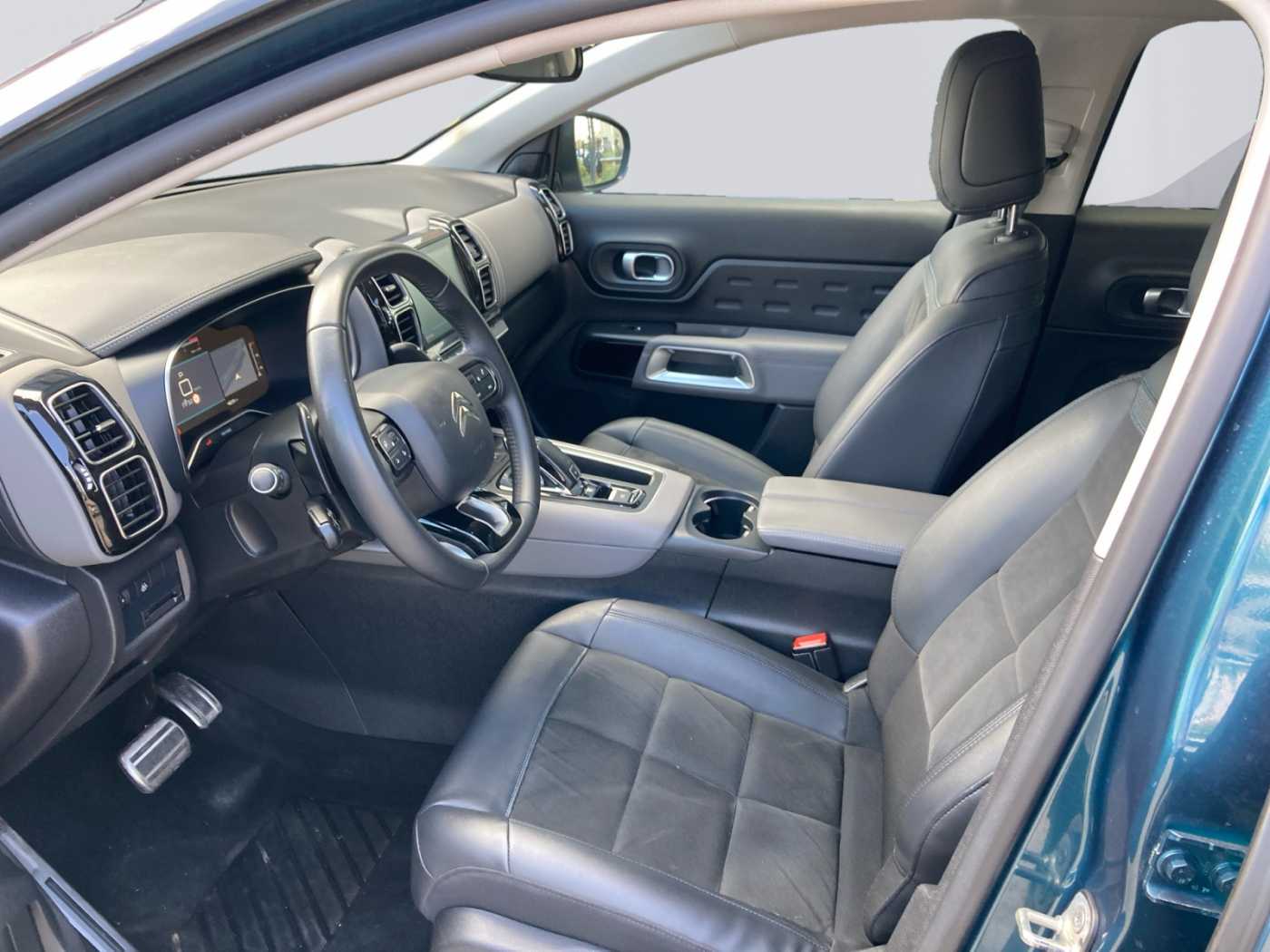 xxl_kfz111266390_ur7acyhzsnl008372_08_enter-driver-codriver.jpg
