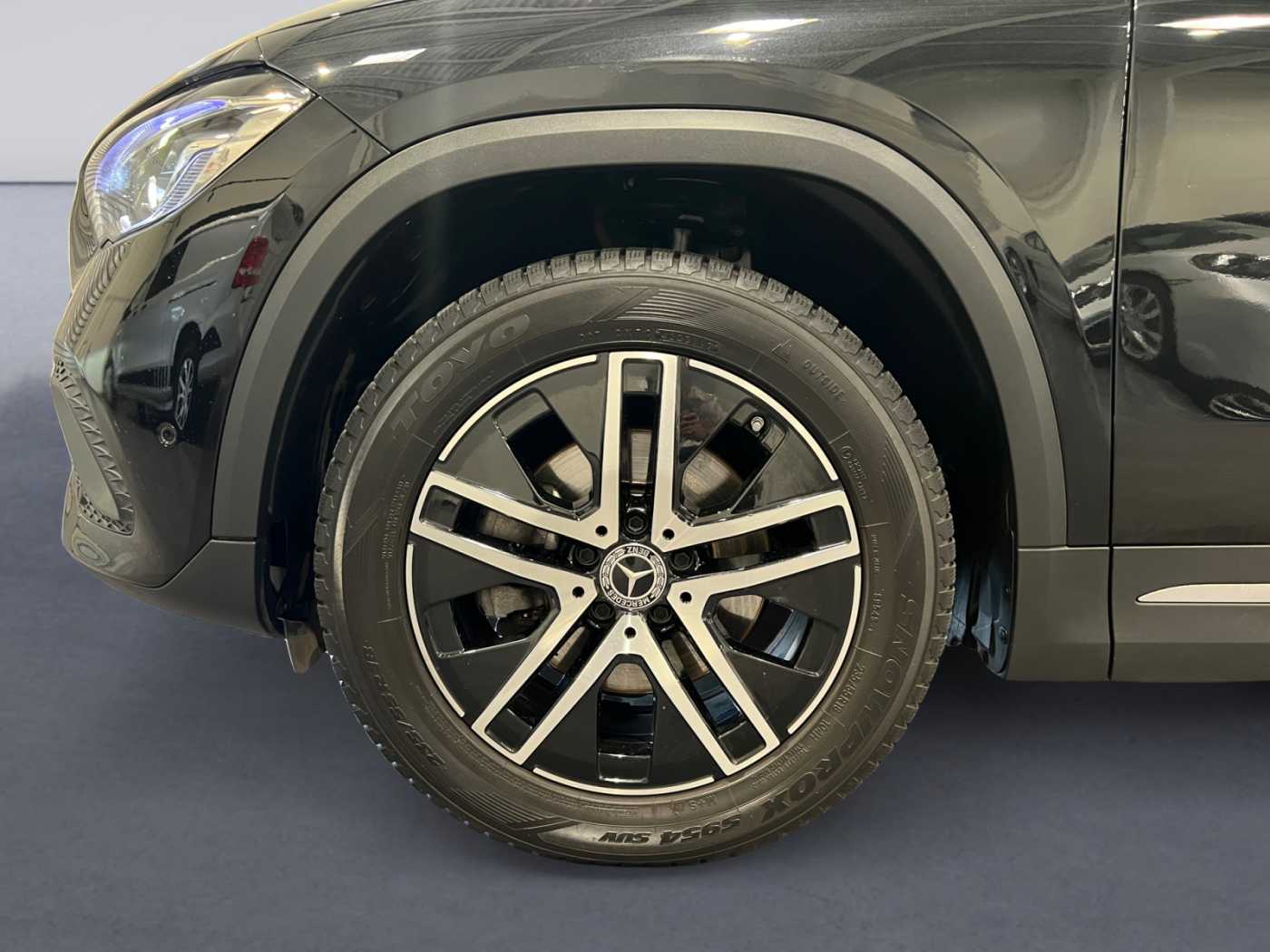 xxl_kfz111407303_w1n2477871j231306_13_rim-front-left.jpg