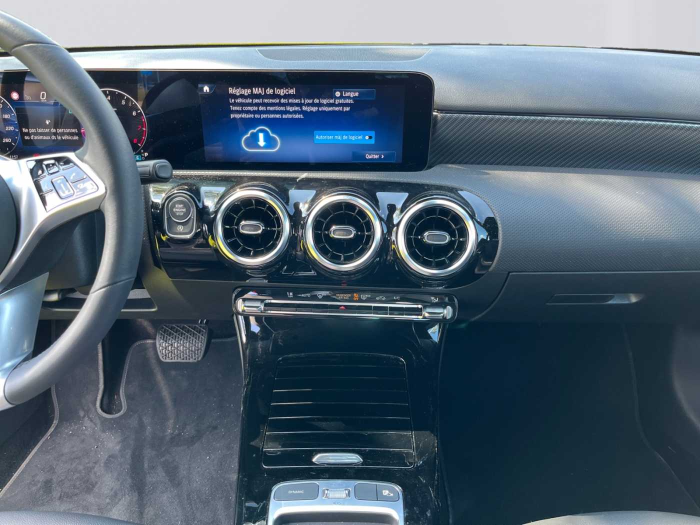 xxl_kfz111622535_w1k3f8eb4sj452685_10_center-console-down.jpg