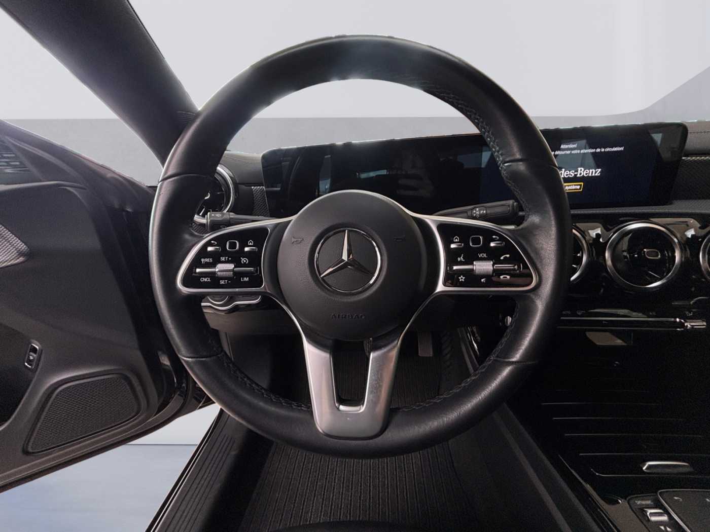 xxl_kfz111790285_w1k1183841n222096_11_steering-wheel-driver.jpg