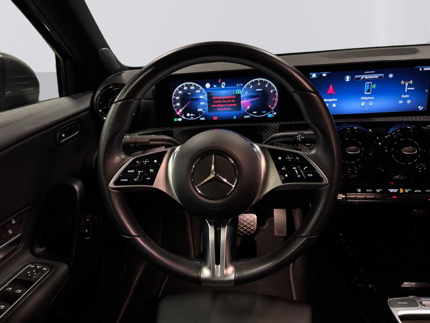 xxl_kfz111794996_w1k3g8eb7pj407843_11_steering-wheel-driver.jpg