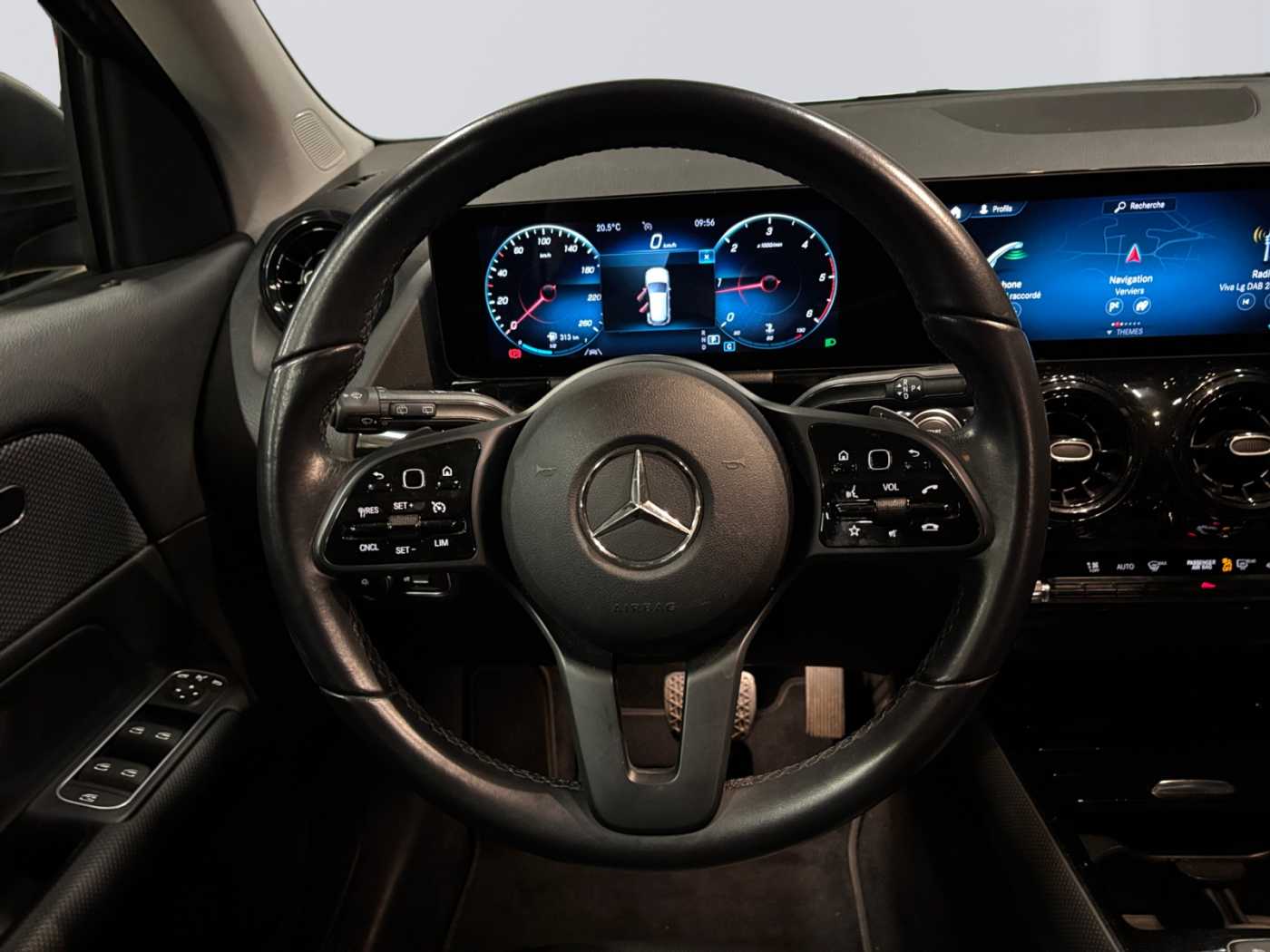 xxl_kfz111795442_w1n2477121j227786_11_steering-wheel-driver.jpg