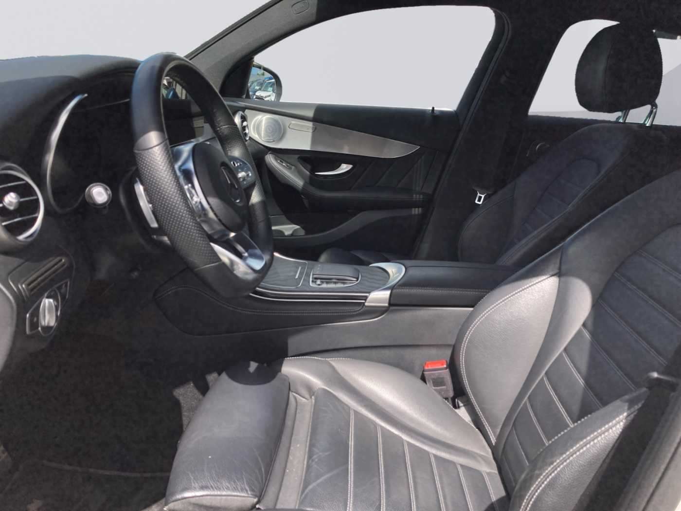 xxl_kfz111843044_w1n2533161f760081_08_enter-driver-codriver.jpg