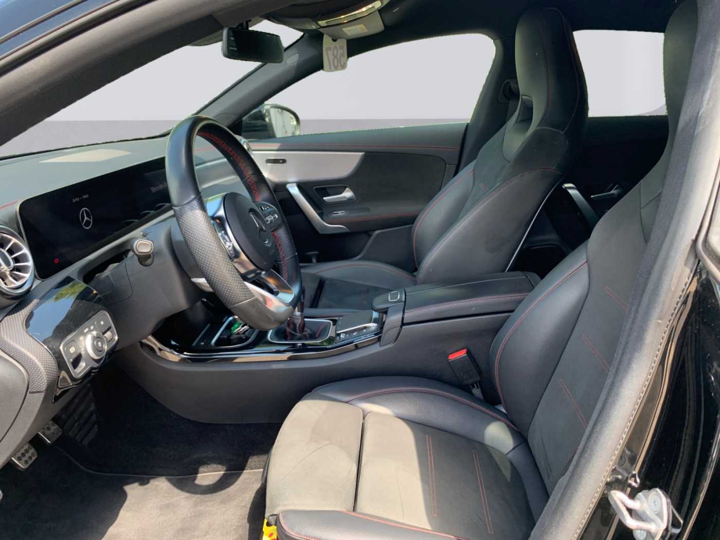 xxl_kfz110966844_w1k1186031n093058_08_enter-driver-codriver.jpg