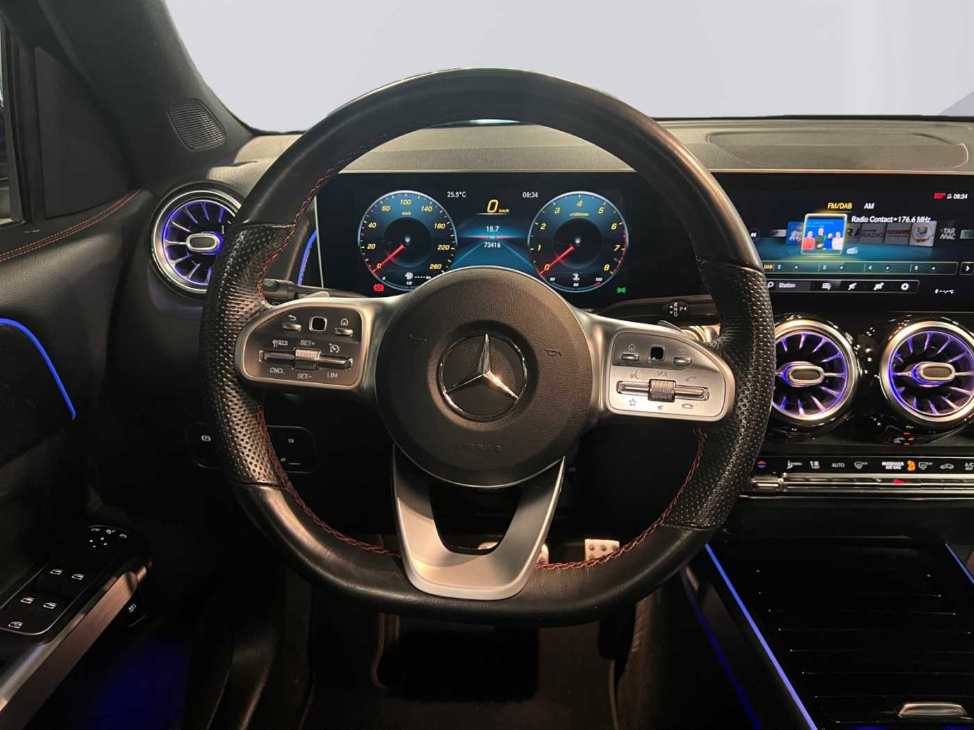 xxl_kfz111989609_w1n2476871w049009_11_steering-wheel-driver.jpg