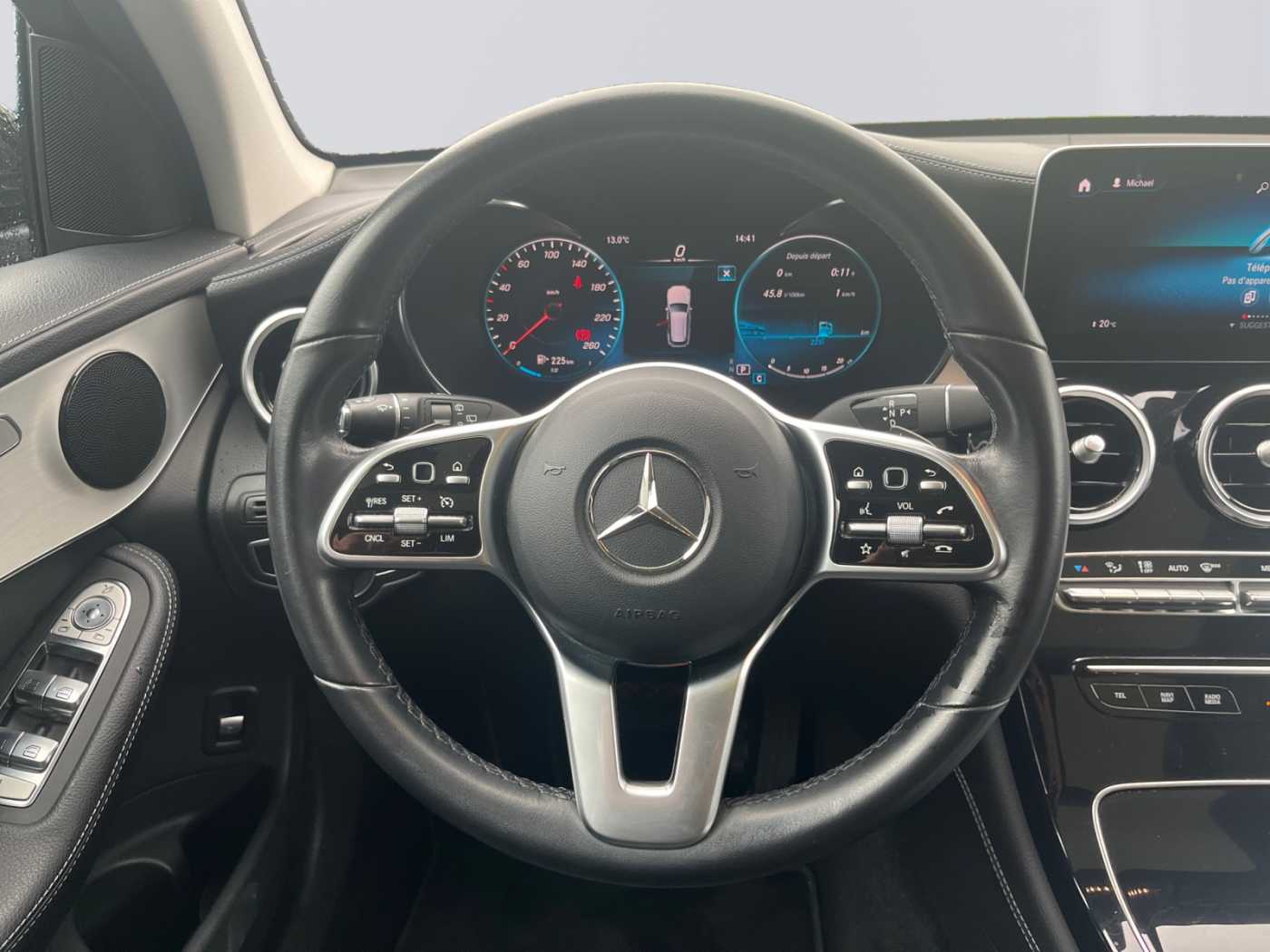 xxl_kfz112018760_w1n2539131v242176_11_steering-wheel-driver.jpg