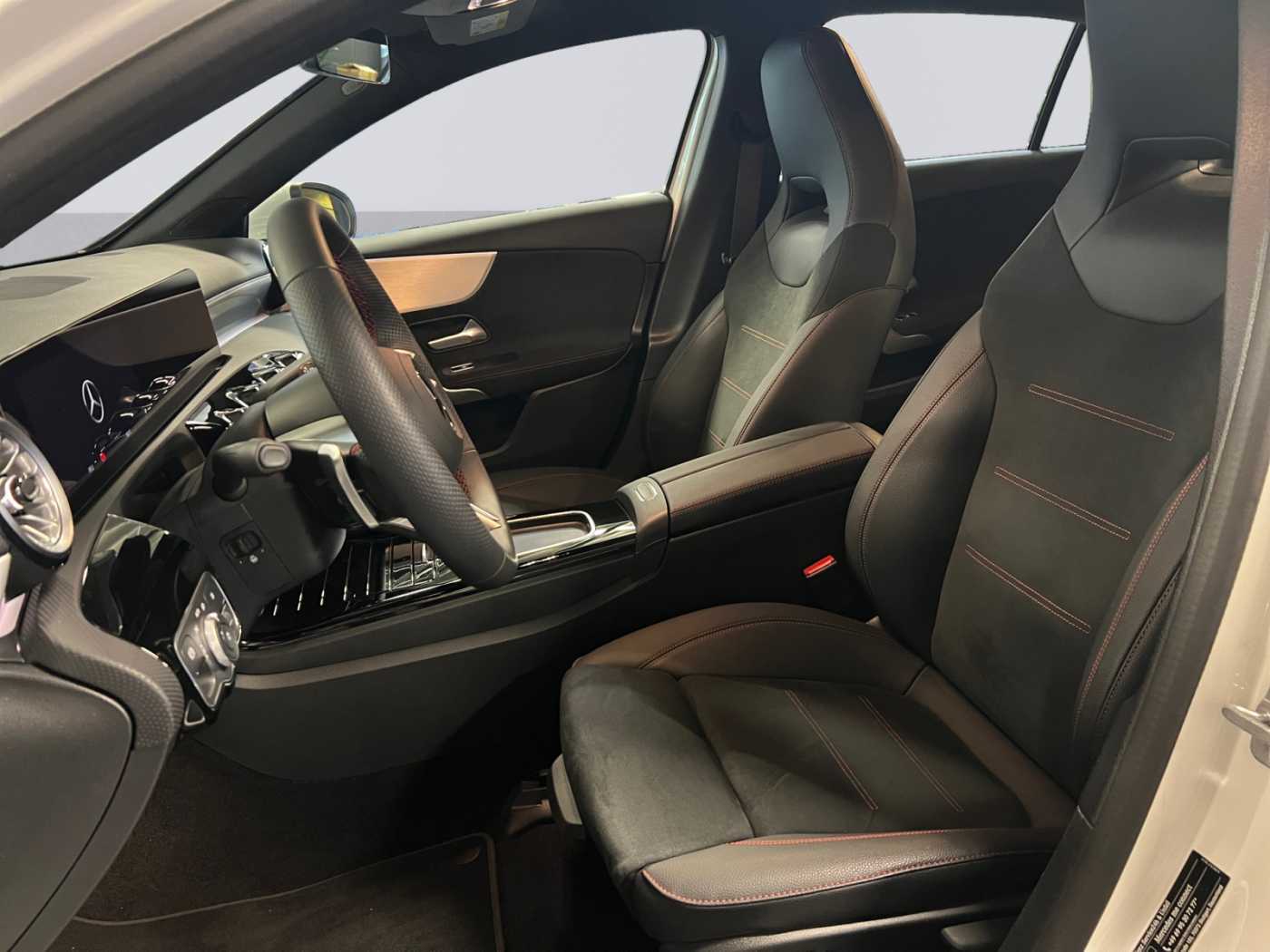 xxl_kfz112018857_w1k3f1cb2sj478891_08_enter-driver-codriver.jpg