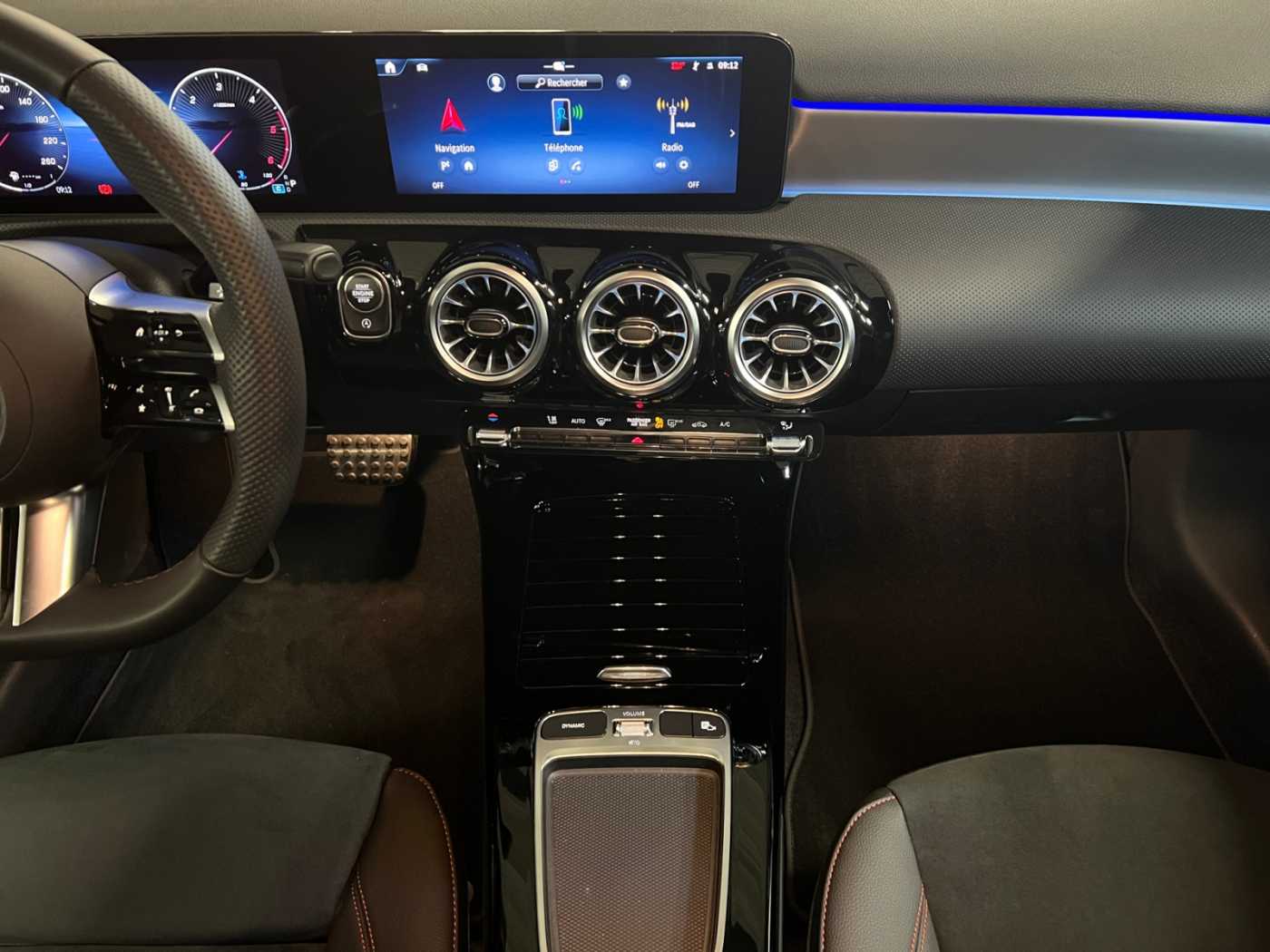 xxl_kfz112018857_w1k3f1cb2sj478891_10_center-console-down.jpg