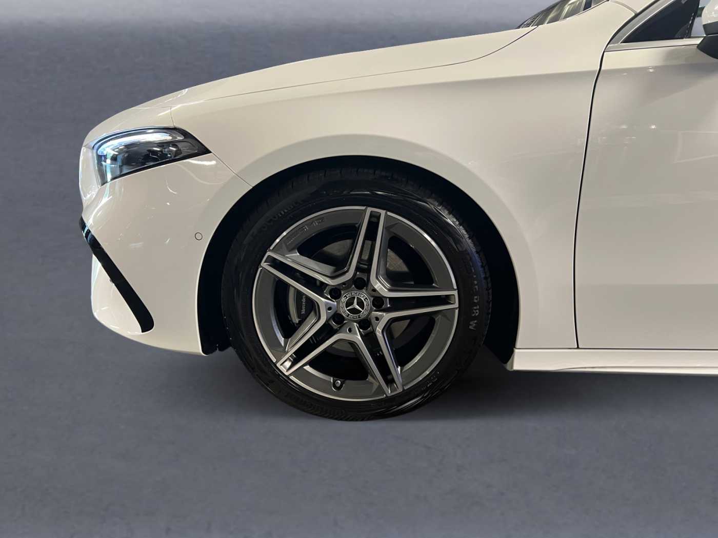 xxl_kfz112018857_w1k3f1cb2sj478891_13_rim-front-left.jpg