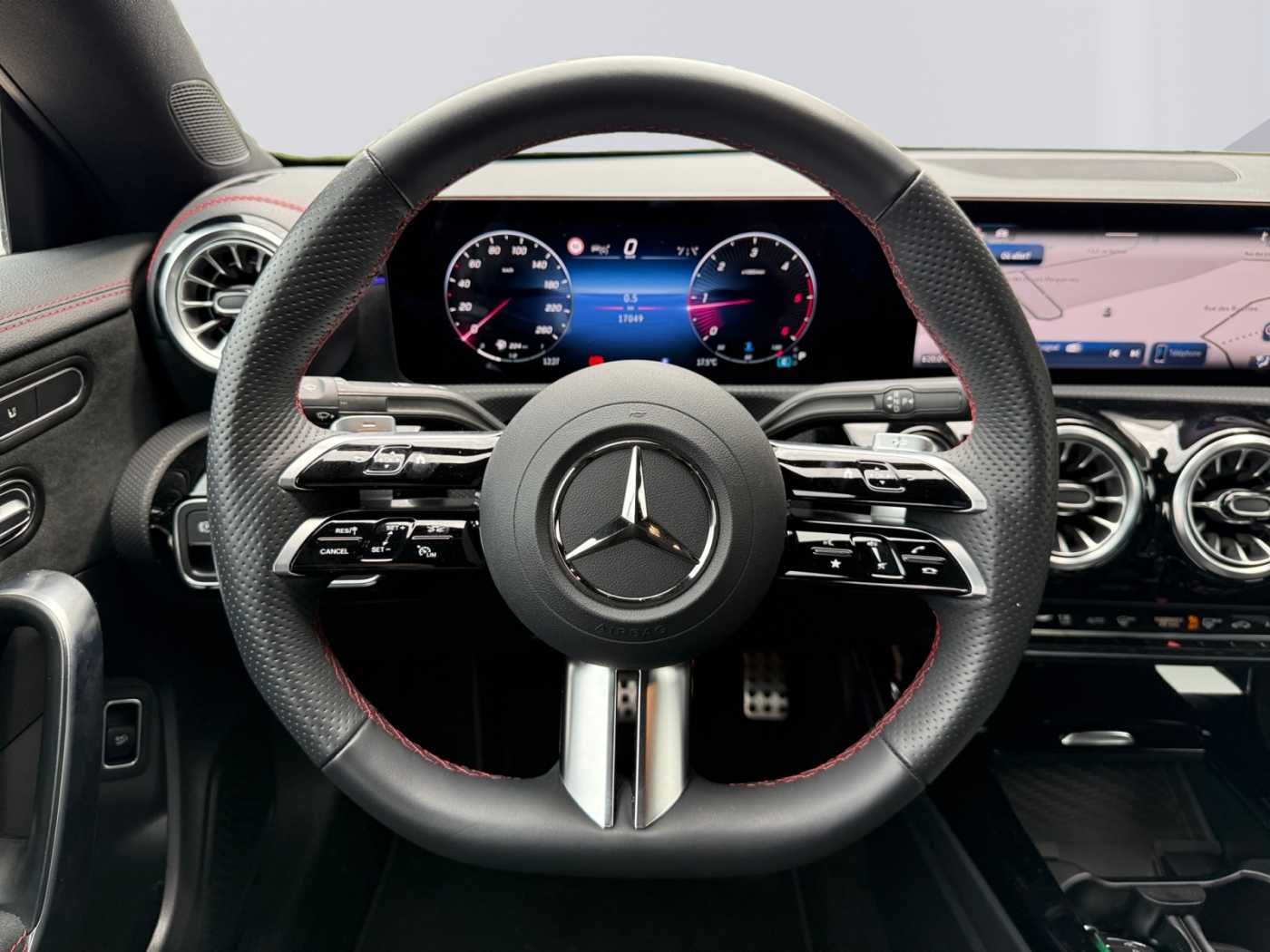 xxl_kfz112020851_w1k5j1cbksn486091_11_steering-wheel-driver.jpg
