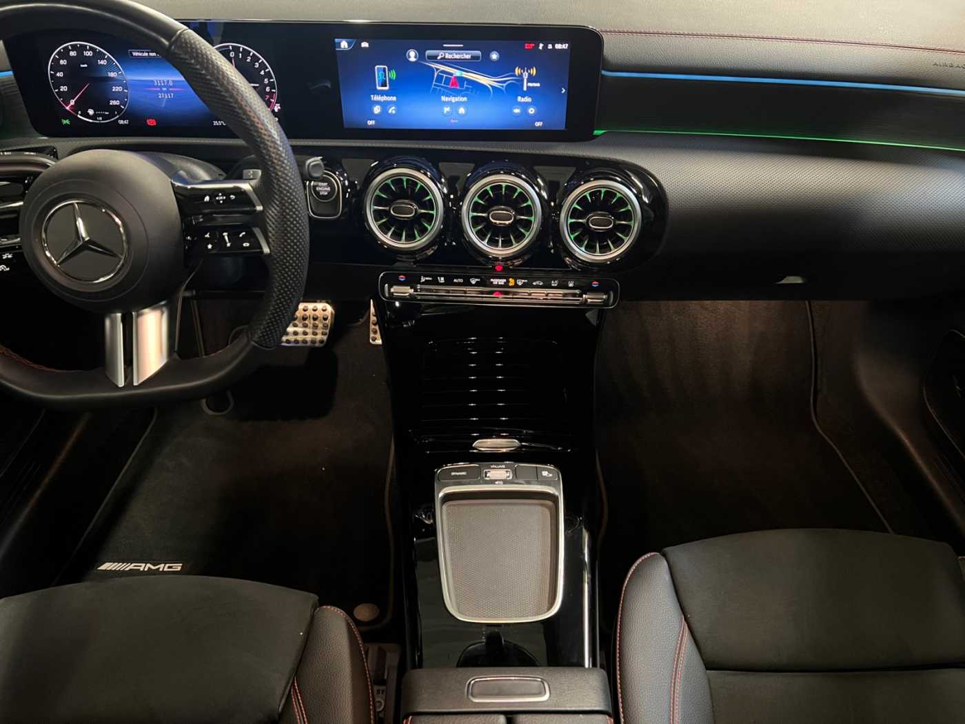 xxl_kfz112022240_w1k5j8fbxrn463263_10_center-console-down.jpg
