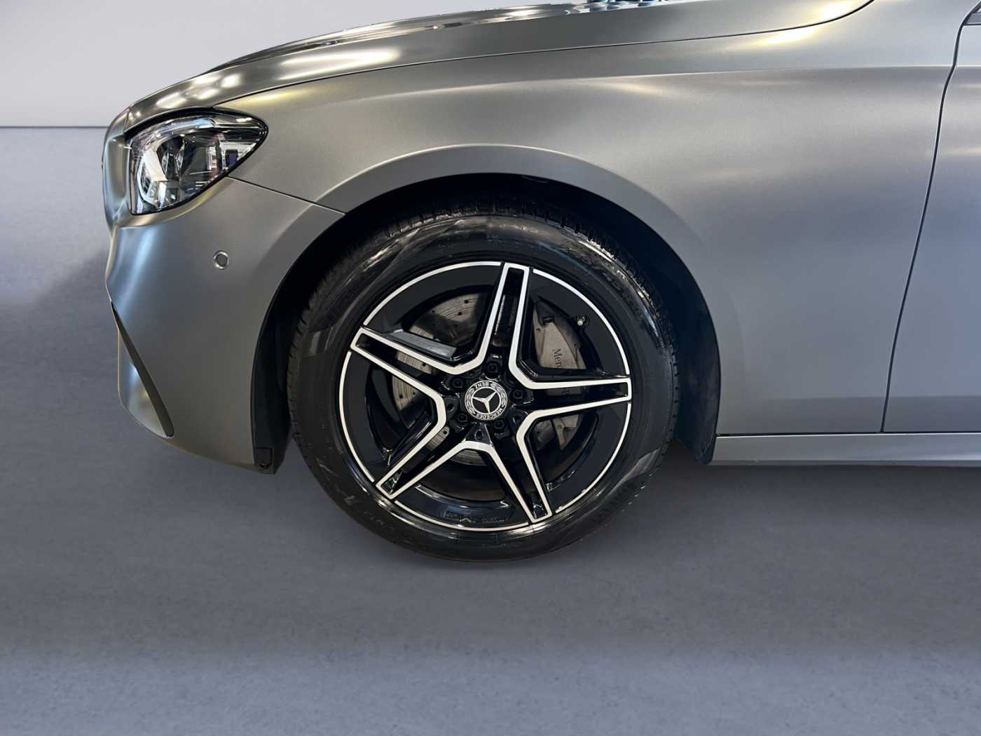 xxl_kfz112229767_w1k2132871a971549_13_rim-front-left.jpg