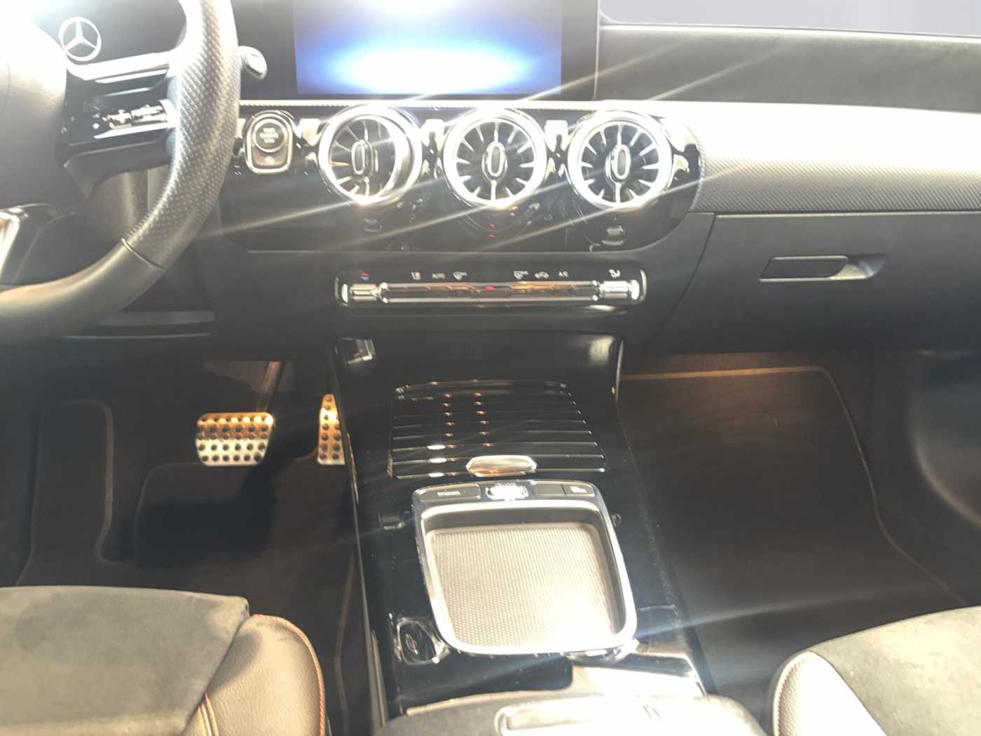 xxl_kfz112299639_w1k3f8eb3sj459143_10_center-console-down.jpg