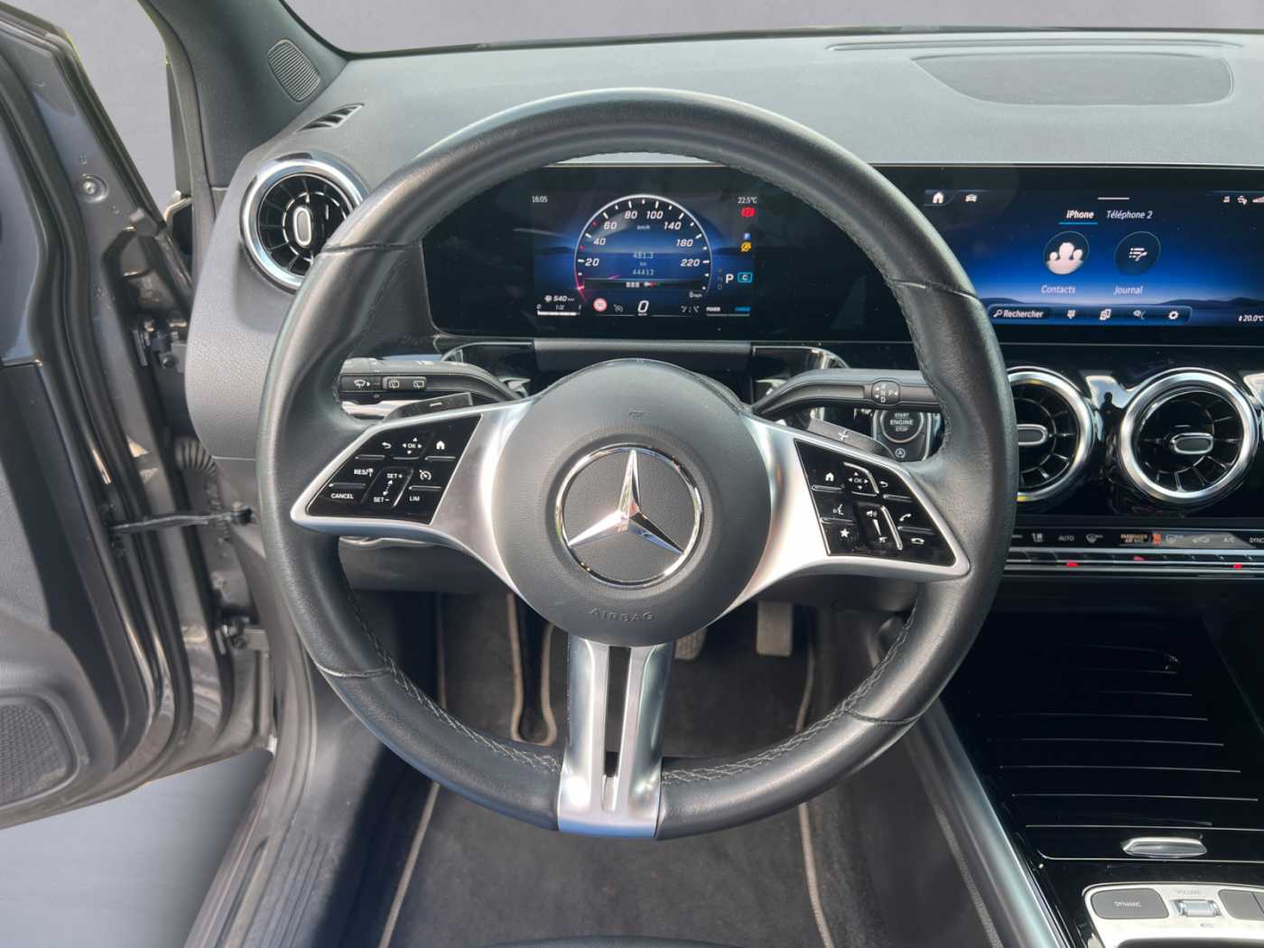 xxl_kfz112320718_w1k4f8eb0pj490104_11_steering-wheel-driver.jpg