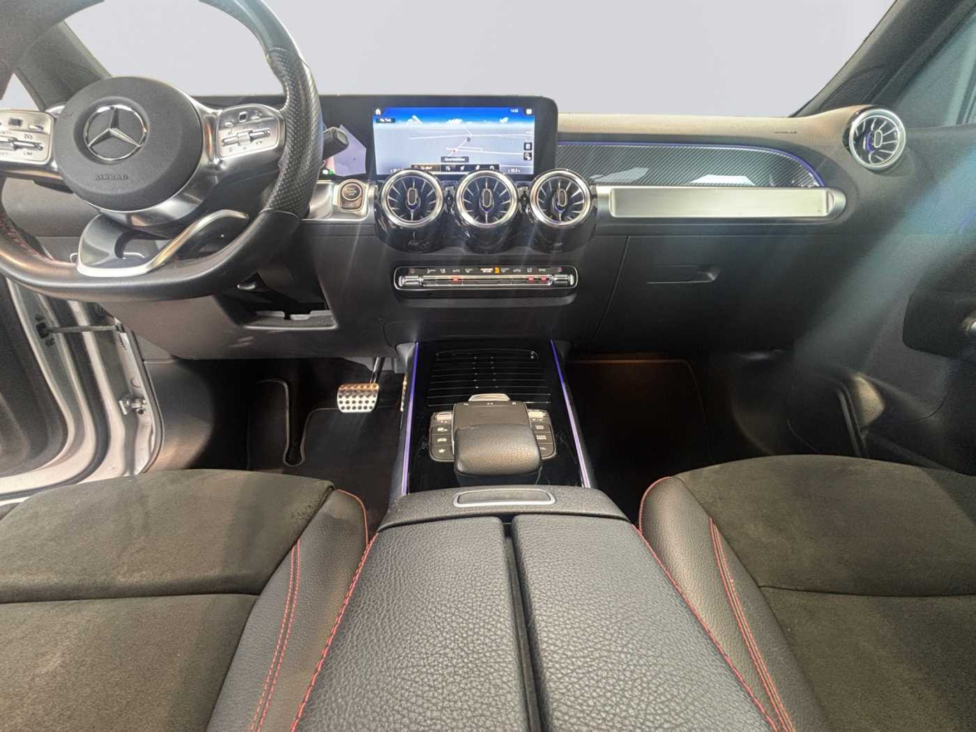 xxl_kfz111792205_w1n4m1cb0pw292665_10_center-console-down.jpg