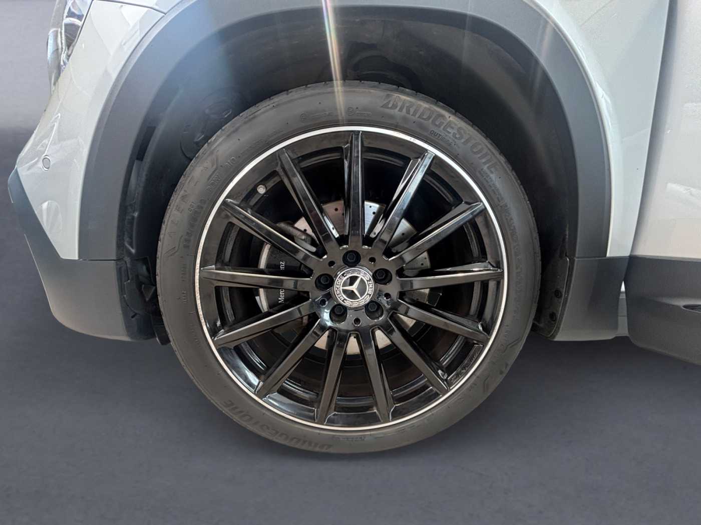 xxl_kfz111792205_w1n4m1cb0pw292665_13_rim-front-left.jpg