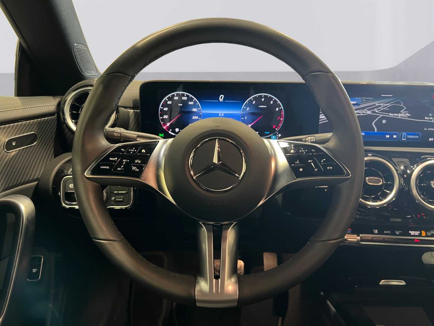 xxl_kfz112004481_w1k5j8ebxsn528636_11_steering-wheel-driver.jpg