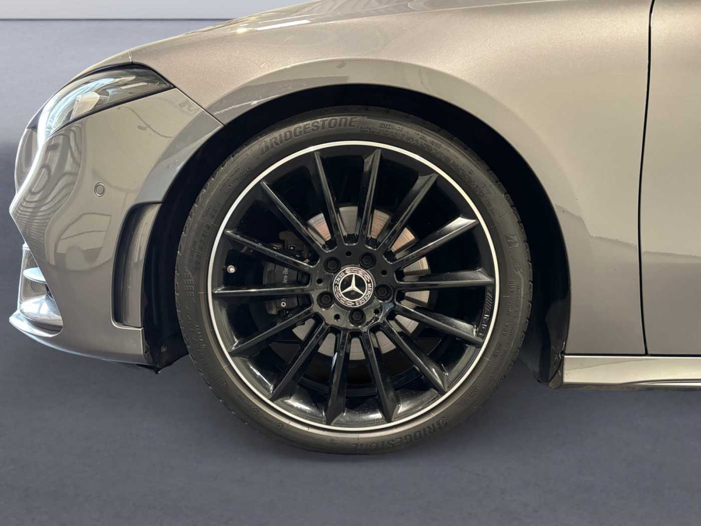 xxl_kfz112317429_wdd1770871n038011_13_rim-front-left.jpg