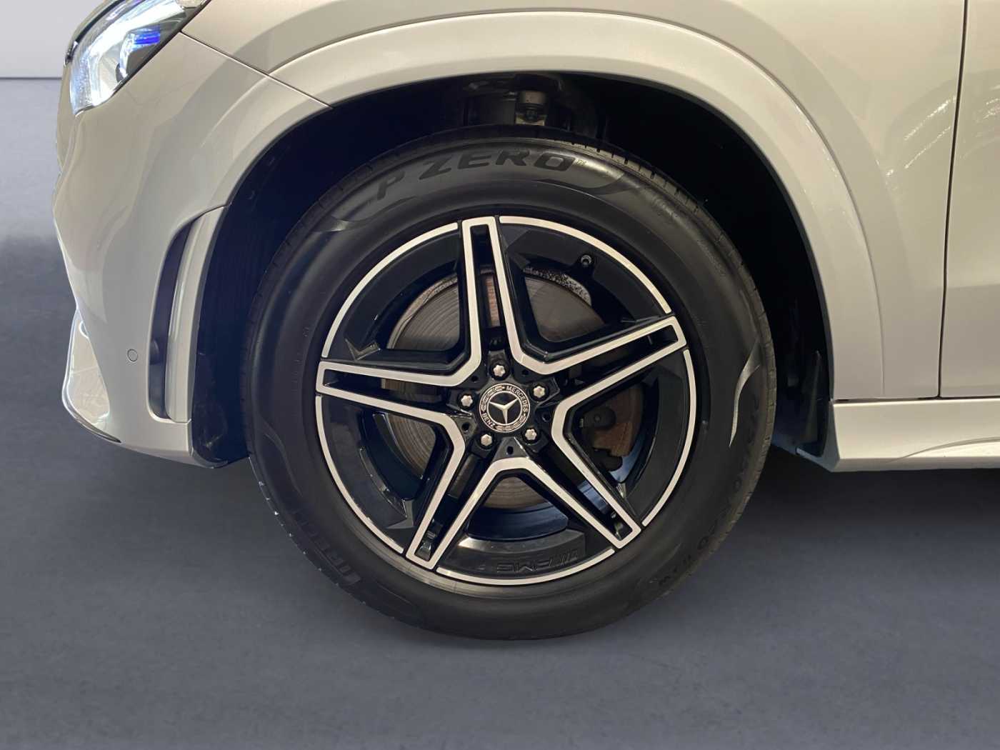 xxl_kfz112543197_w1n1671171a490112_13_rim-front-left.jpg