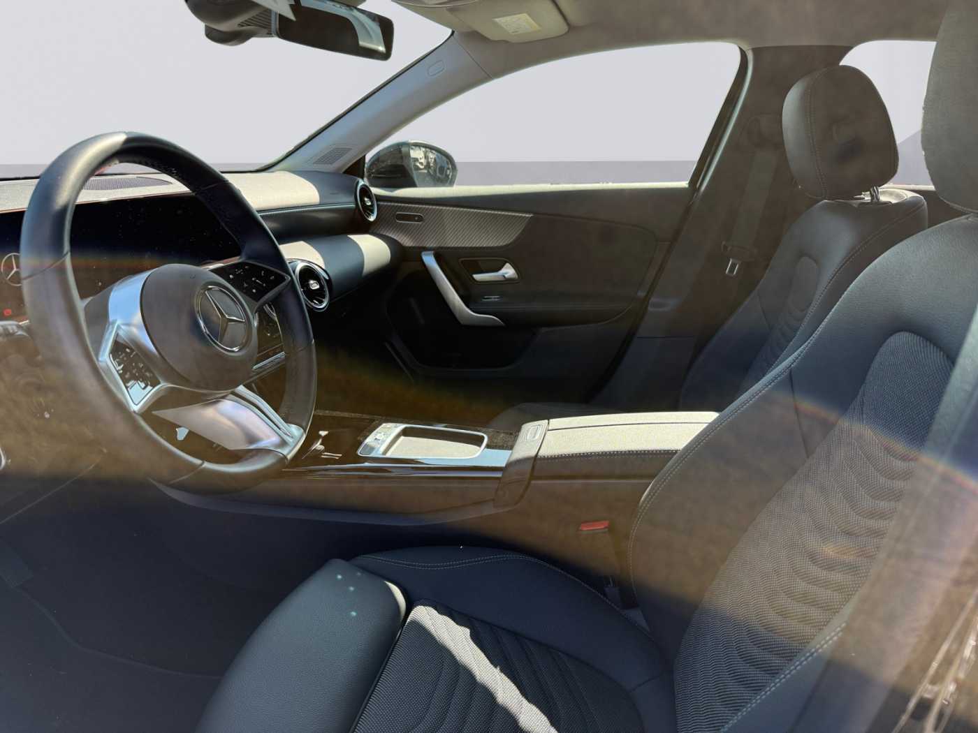xxl_kfz112613020_w1k3f8fb9rj443473_08_enter-driver-codriver.jpg