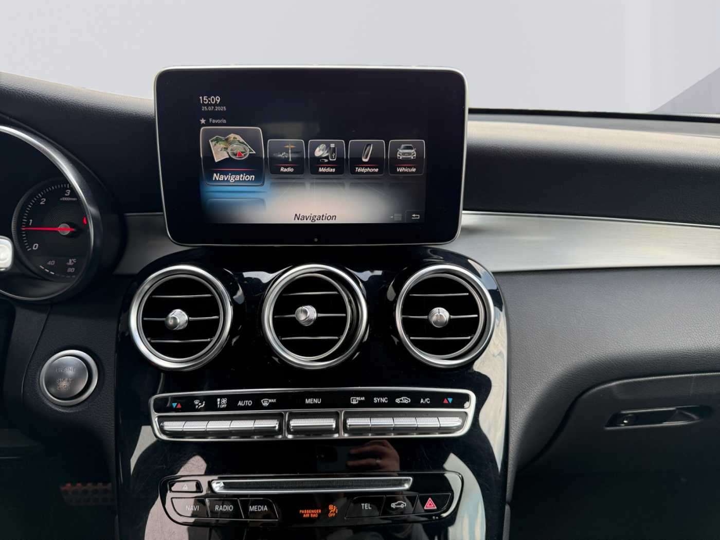 xxl_kfz112613038_wdc2539051f458521_10_center-console-down.jpg
