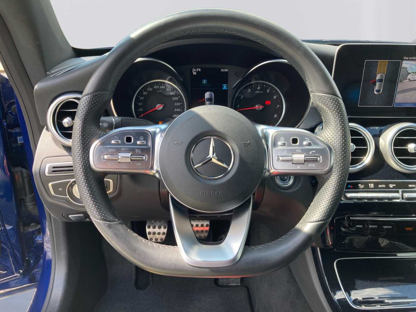 xxl_kfz112776285_2000kg3470kg975kg_11_steering-wheel-driver.jpg