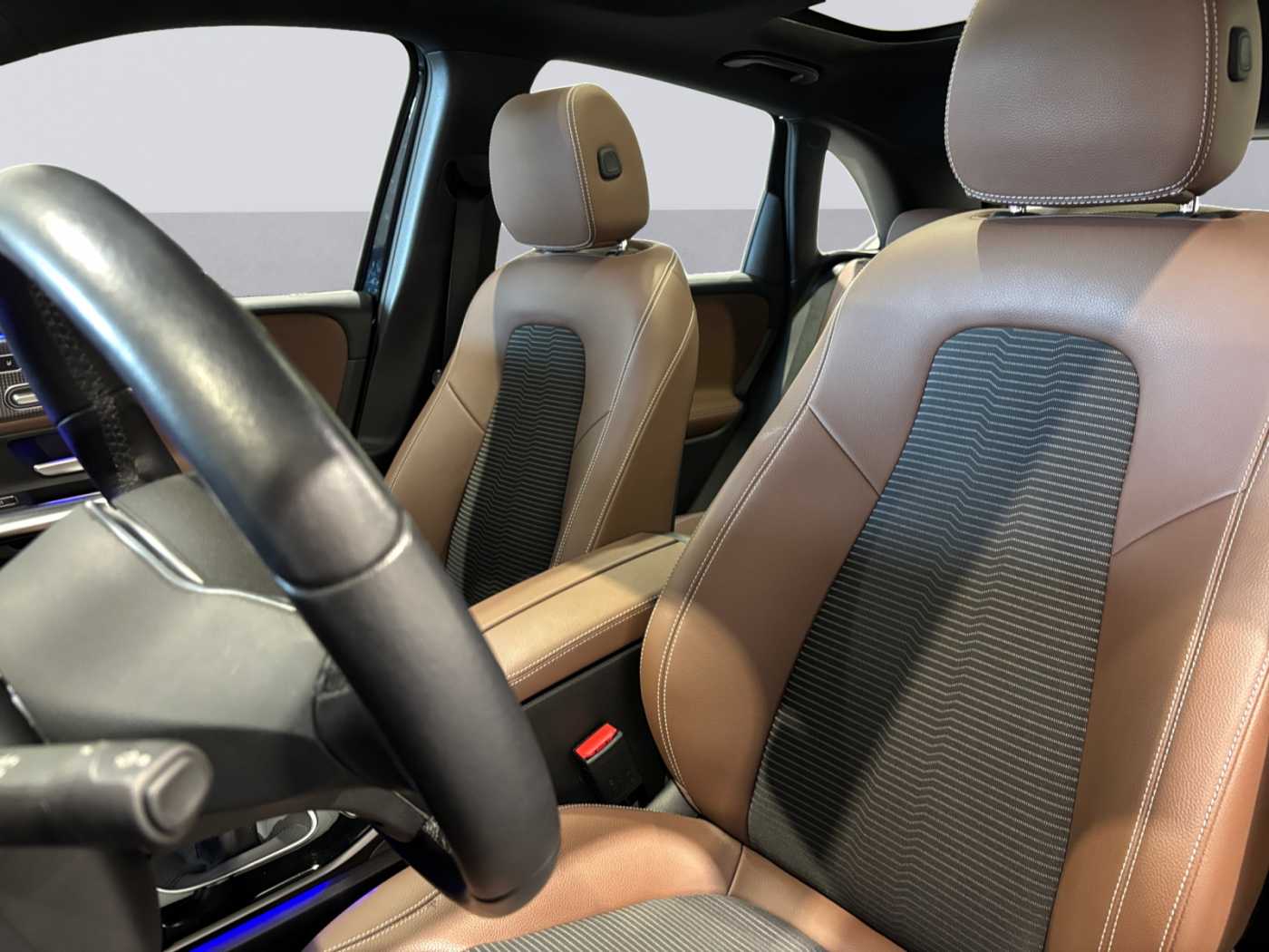 xxl_kfz112817705_w1k2470031j112748_08_enter-driver-codriver.jpg
