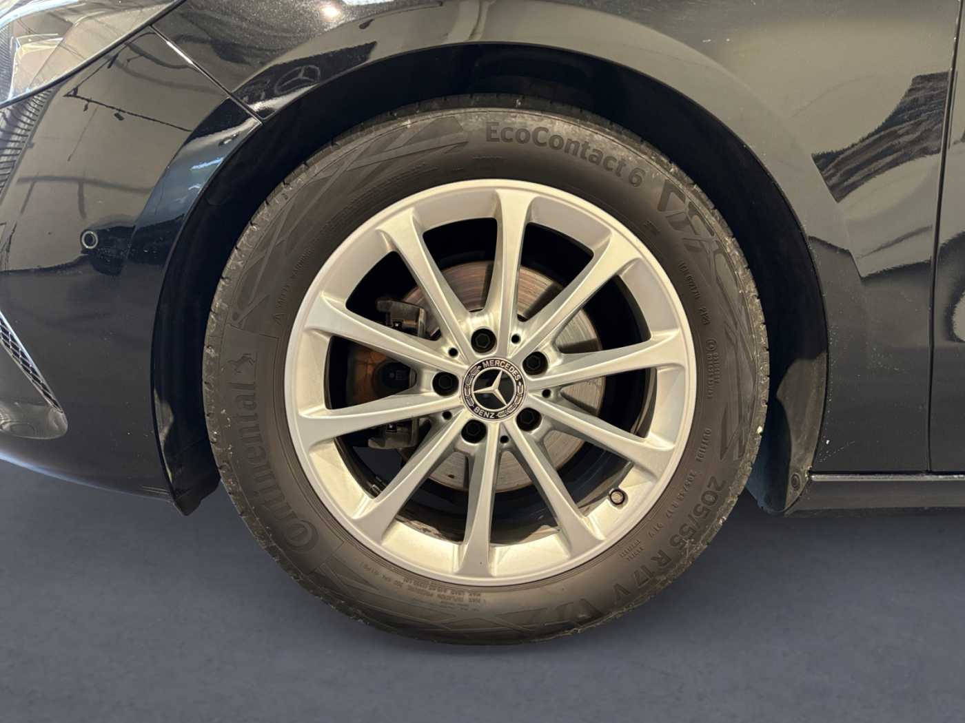 xxl_kfz112817705_w1k2470031j112748_13_rim-front-left.jpg