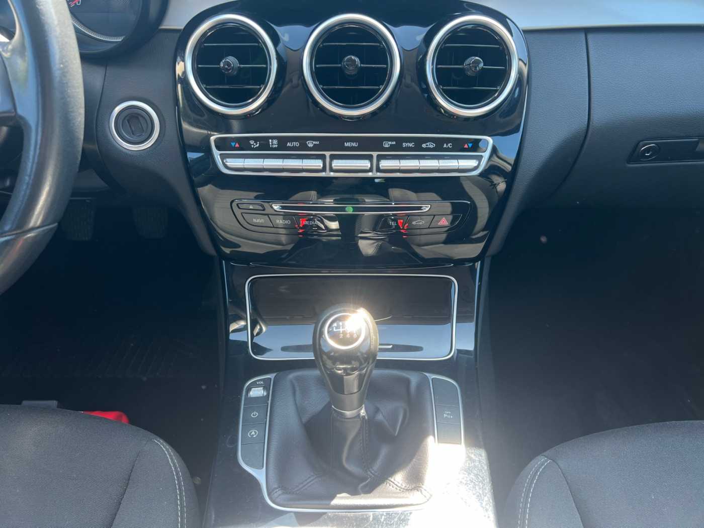 xxl_kfz112851443_wdd2052371f533127_10_center-console-down.jpg