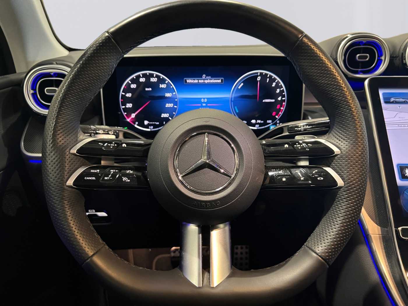 xxl_kfz112893988_w1nkm0kb6ru057166_11_steering-wheel-driver.jpg