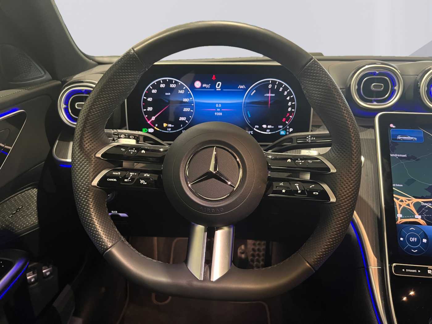 xxl_kfz112893999_w1kah5ebssf175189_11_steering-wheel-driver.jpg