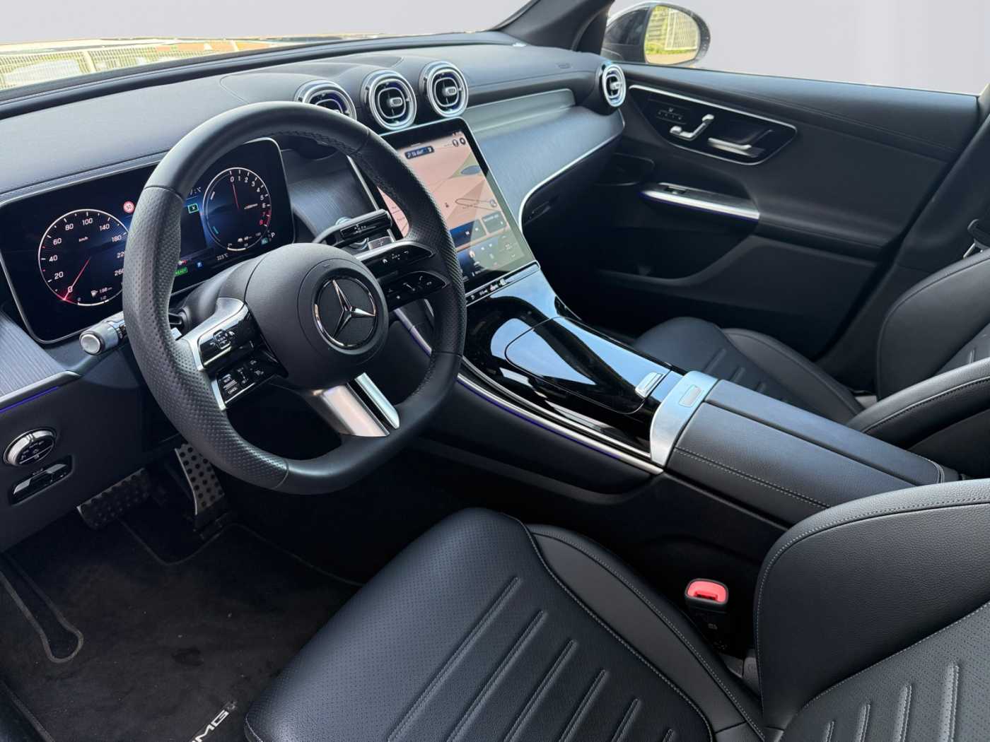 xxl_kfz112940673_w1nkm5gb1ru058313_08_enter-driver-codriver.jpg