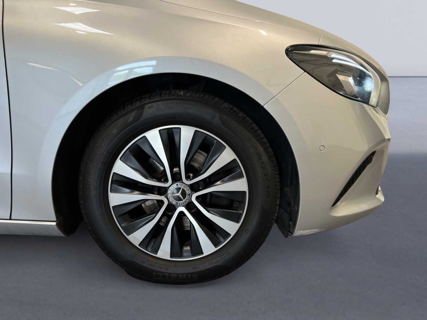 xxl_kfz113064922_w1k2470031j154226_13_rim-front-left.jpg