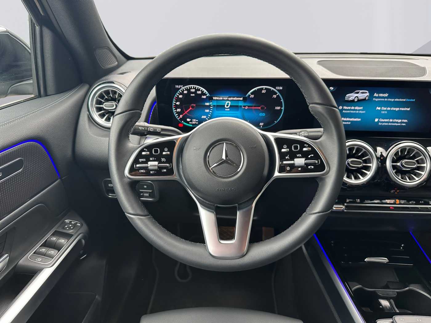xxl_kfz113122367_w1n9m0bb5rn075134_11_steering-wheel-driver.jpg