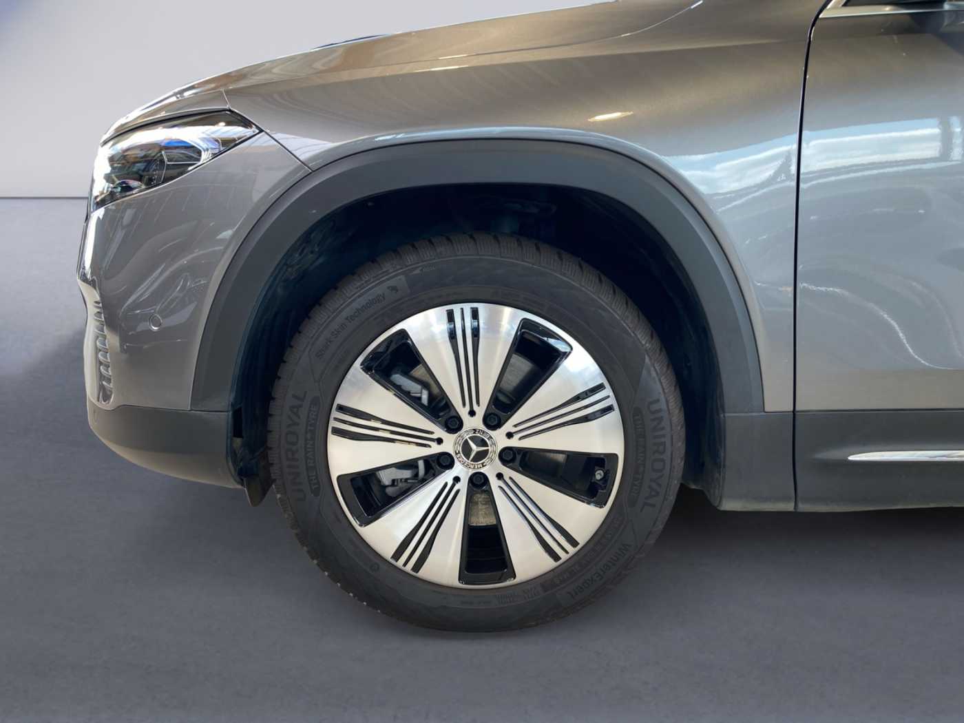 xxl_kfz113123738_w1n9m0bb9rn072530_13_rim-front-left.jpg