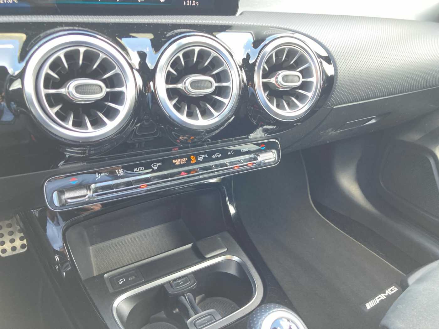 xxl_kfz113191888_w1k1186841n158293_10_center-console-down.jpg