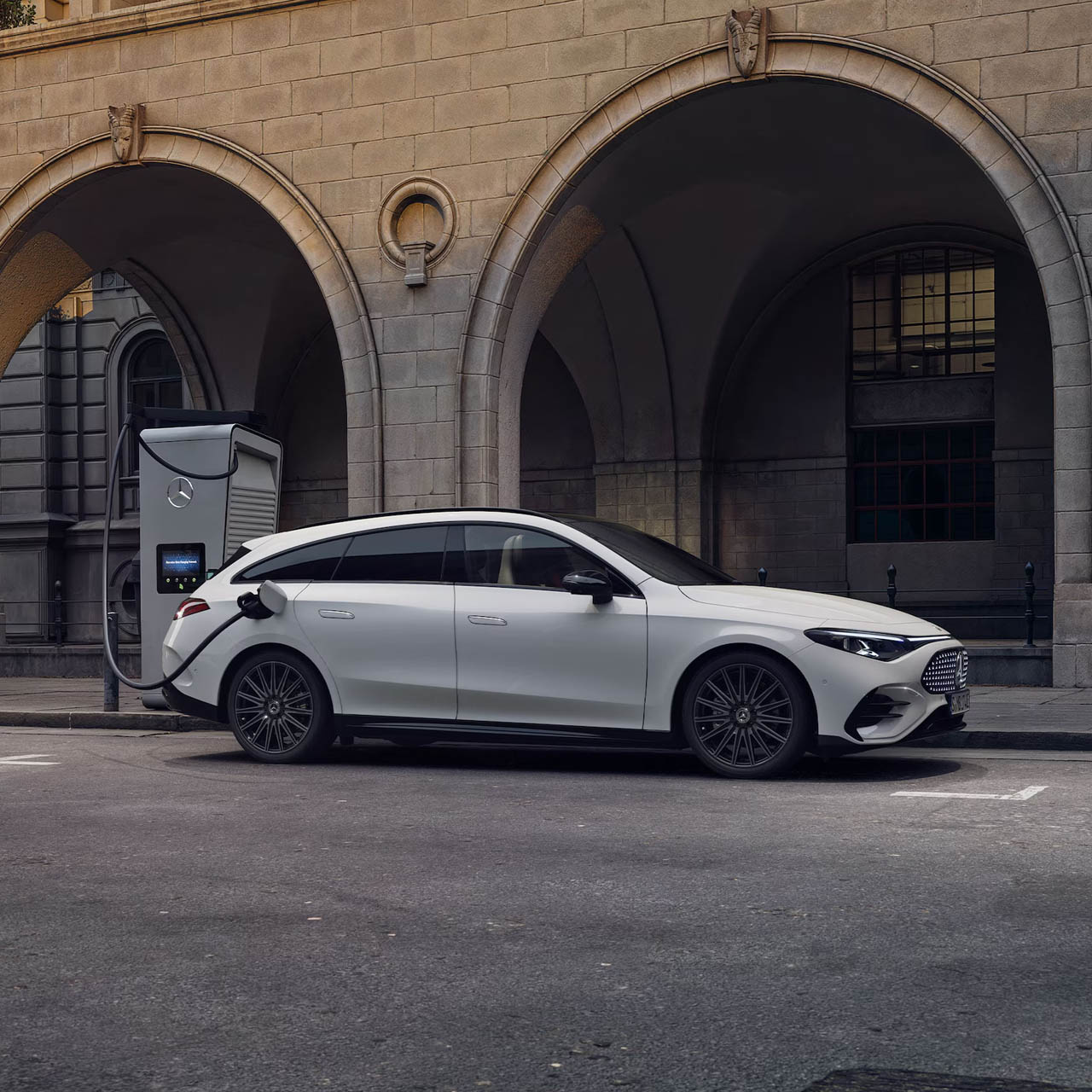 Mercedes-Benz-CLA-Shooting-Brake-Electric-08