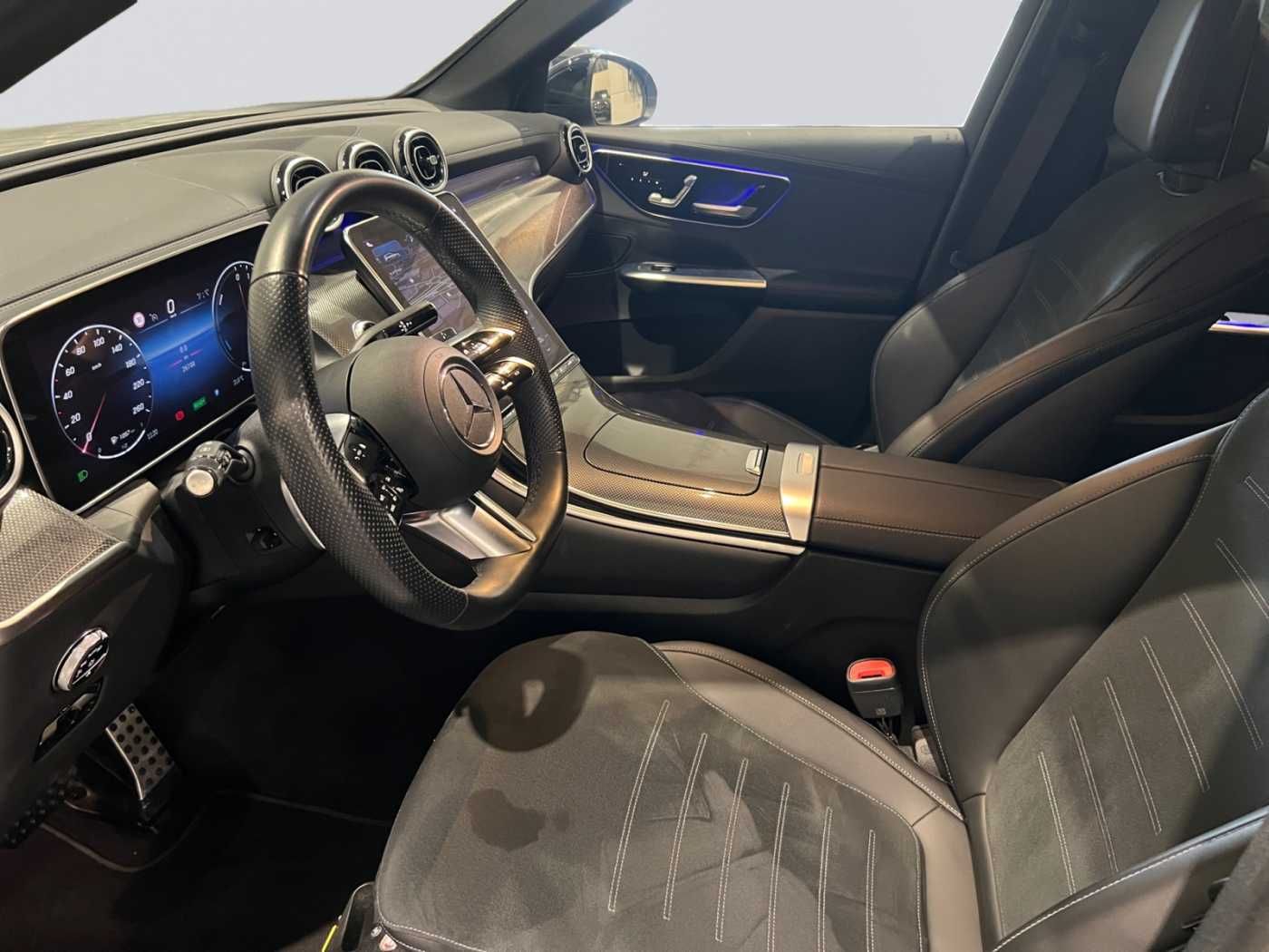 xxl_kfz113038002_w1nkm0kb3rf114430_08_enter-driver-codriver.jpg