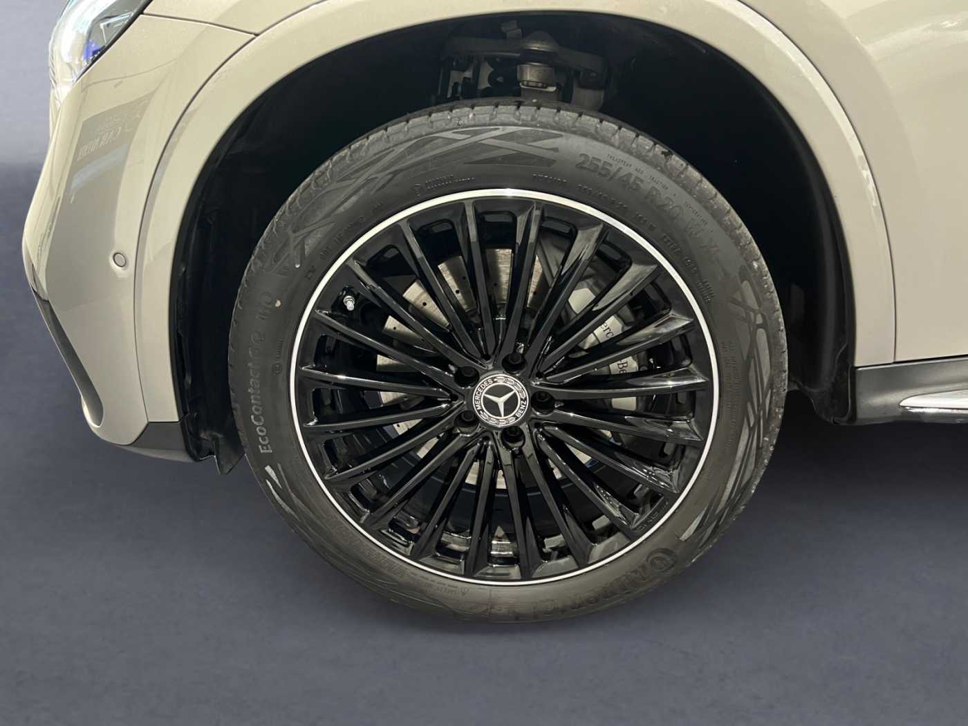 xxl_kfz113038002_w1nkm0kb3rf114430_13_rim-front-left.jpg
