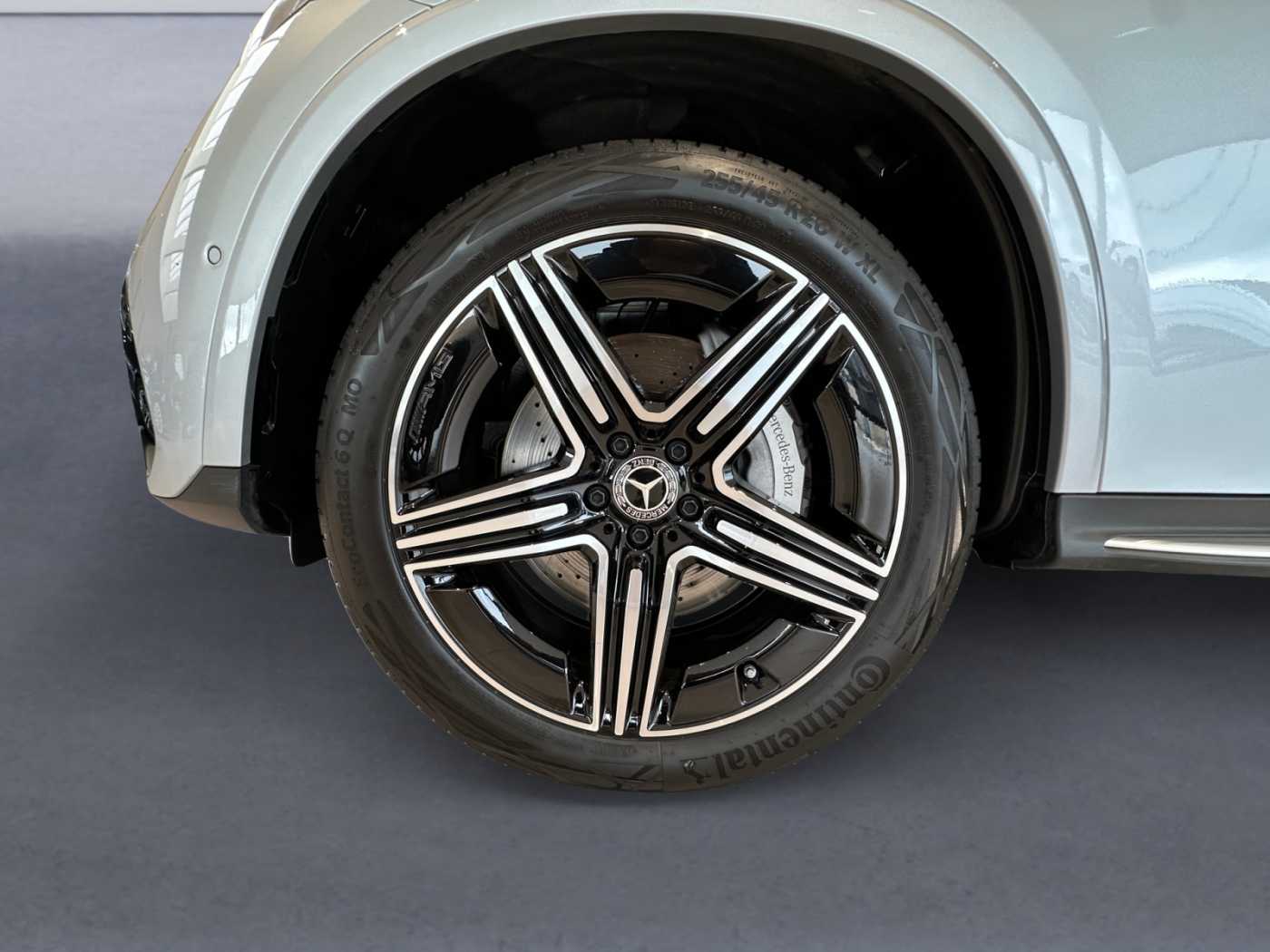 xxl_kfz113121271_w1nkm5gb6su066431_13_rim-front-left.jpg