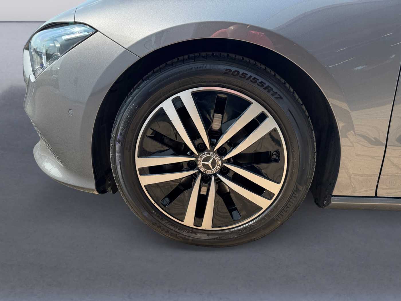 xxl_kfz113406448_w1k5k83845kg17426_13_rim-front-left.jpg