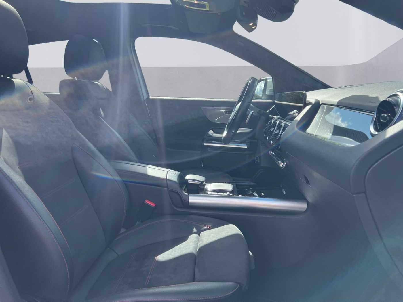 xxl_kfz113407225_w1n2477101j271085_14_enter-codriver-driver.jpg