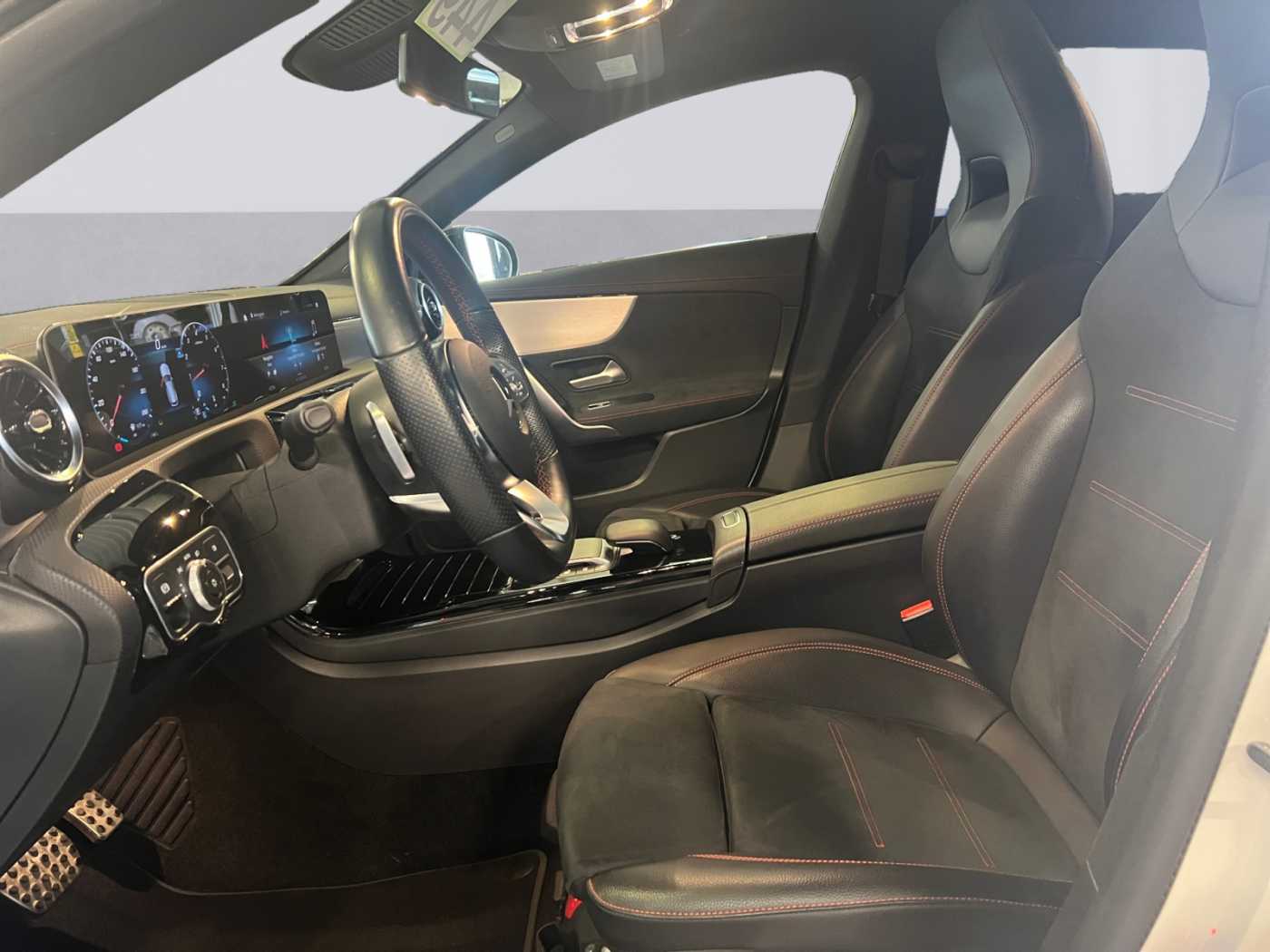 xxl_kfz113489765_w1k1186871n106569_08_enter-driver-codriver.jpg