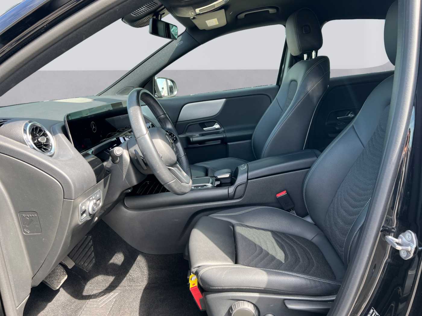 xxl_kfz113490542_w1n2477871j125438_08_enter-driver-codriver.jpg
